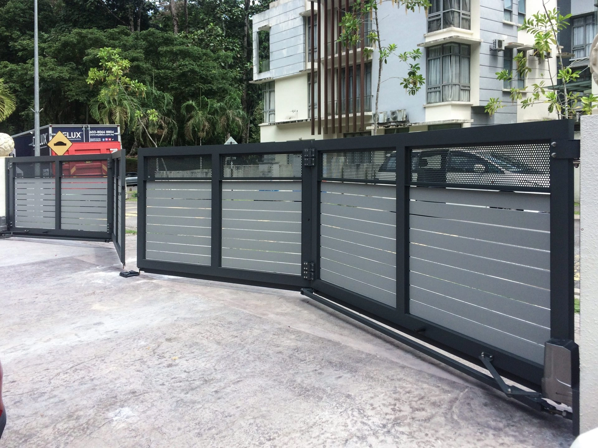 Trackless folding gate Trackless autogate Folding gate Malaysia Aluminium gate Malaysia Delux autogate Unigate Autogate Malaysia Unigate Malaysia Trackless gate Malaysia Aluminium gate supplier Malaysia Aluminium auto gate Autogate price Autogate system price Trackless autogate malaysia price Autogate malaysia price Aluminium gate suppliers texstone x4