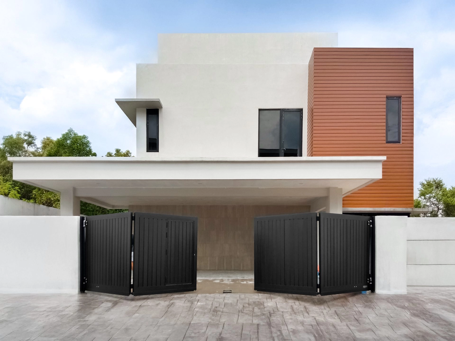 Trackless folding gate Trackless autogate Folding gate Malaysia Aluminium gate Malaysia Delux autogate Unigate Autogate Malaysia Unigate Malaysia Trackless gate Malaysia Aluminium gate supplier Malaysia Aluminium auto gate Autogate price Autogate system price Trackless autogate malaysia price Autogate malaysia price Aluminium gate suppliers contemporary 802