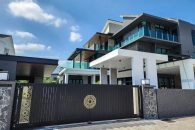 Trackless folding gate Trackless autogate Folding gate Malaysia Aluminium gate Malaysia Delux autogate Unigate Autogate Malaysia Unigate Malaysia Trackless gate Malaysia Aluminium gate supplier Malaysia Aluminium auto gate Autogate price Autogate system price Trackless autogate malaysia price Autogate malaysia price Aluminium gate suppliers MJ103