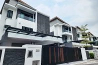 Trackless folding gate Trackless autogate Folding gate Malaysia Aluminium gate Malaysia Delux autogate Unigate Autogate Malaysia Unigate Malaysia Trackless gate Malaysia Aluminium gate supplier Malaysia Aluminium auto gate Autogate price Autogate system price Trackless autogate malaysia price Autogate malaysia price Aluminium gate suppliers inline 8