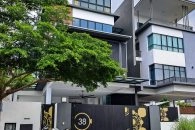 Trackless folding gate Trackless autogate Folding gate Malaysia Aluminium gate Malaysia Delux autogate Unigate Autogate Malaysia Unigate Malaysia Trackless gate Malaysia Aluminium gate supplier Malaysia Aluminium auto gate Autogate price Autogate system price Trackless autogate malaysia price Autogate malaysia price Aluminium gate suppliers metal2