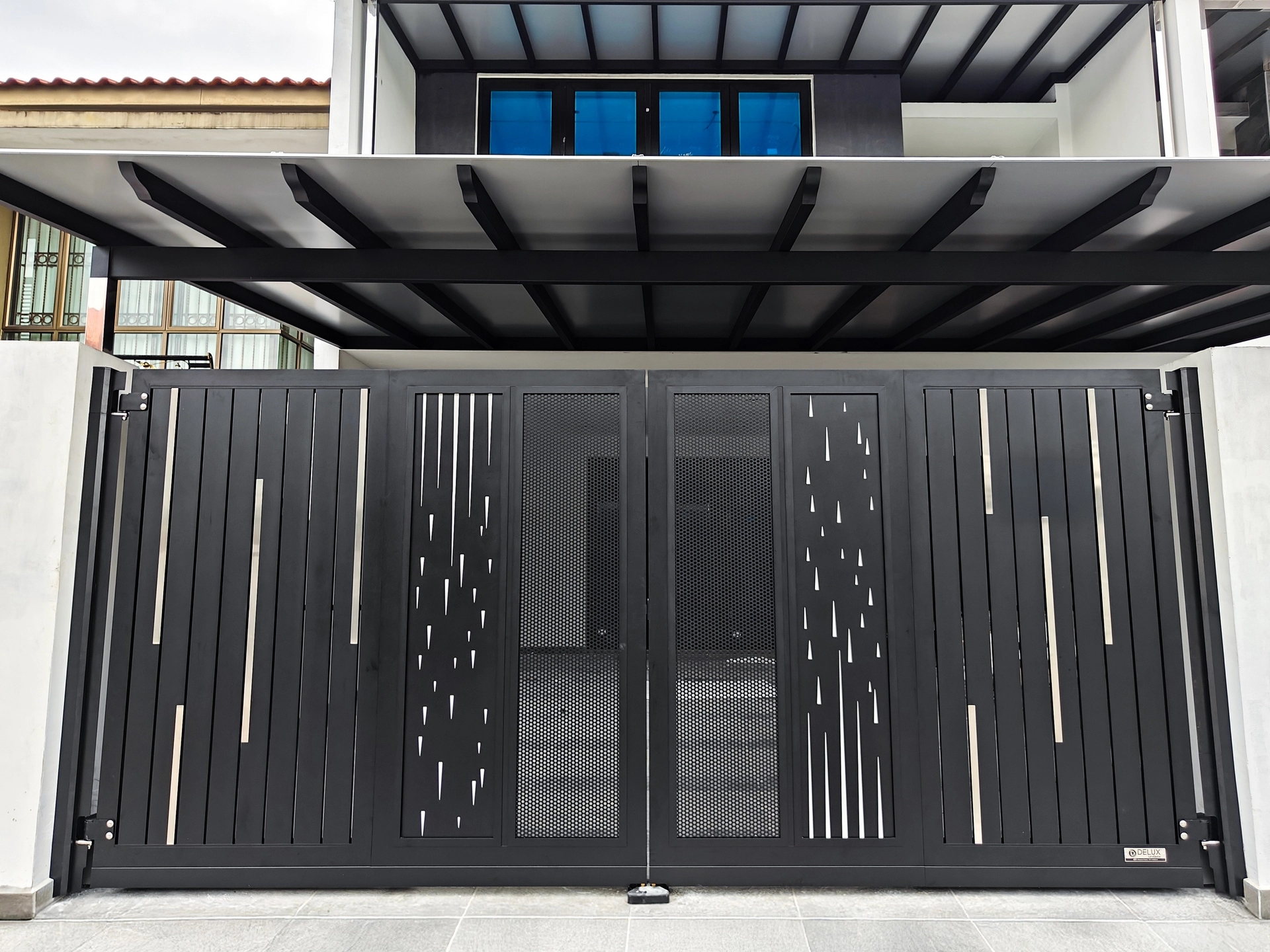 Trackless folding gate Trackless autogate Folding gate Malaysia Aluminium gate Malaysia Delux autogate Unigate Autogate Malaysia Unigate Malaysia Trackless gate Malaysia Aluminium gate supplier Malaysia Aluminium auto gate Autogate price Autogate system price Trackless autogate malaysia price Autogate malaysia price Aluminium gate suppliers showy