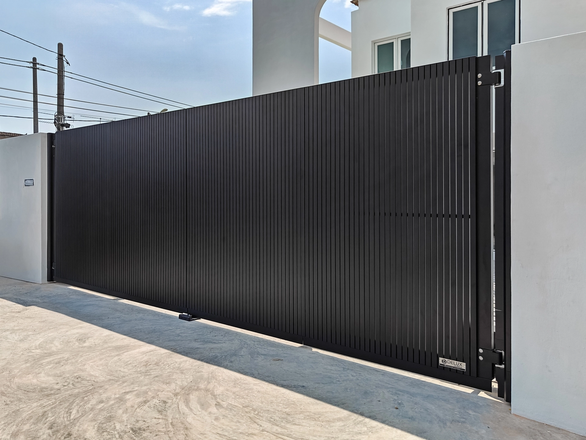 Trackless folding gate Trackless autogate Folding gate Malaysia Aluminium gate Malaysia Delux autogate Unigate Autogate Malaysia Unigate Malaysia Trackless gate Malaysia Aluminium gate supplier Malaysia Aluminium auto gate Autogate price Autogate system price Trackless autogate malaysia price Autogate malaysia price Aluminium gate suppliers x8