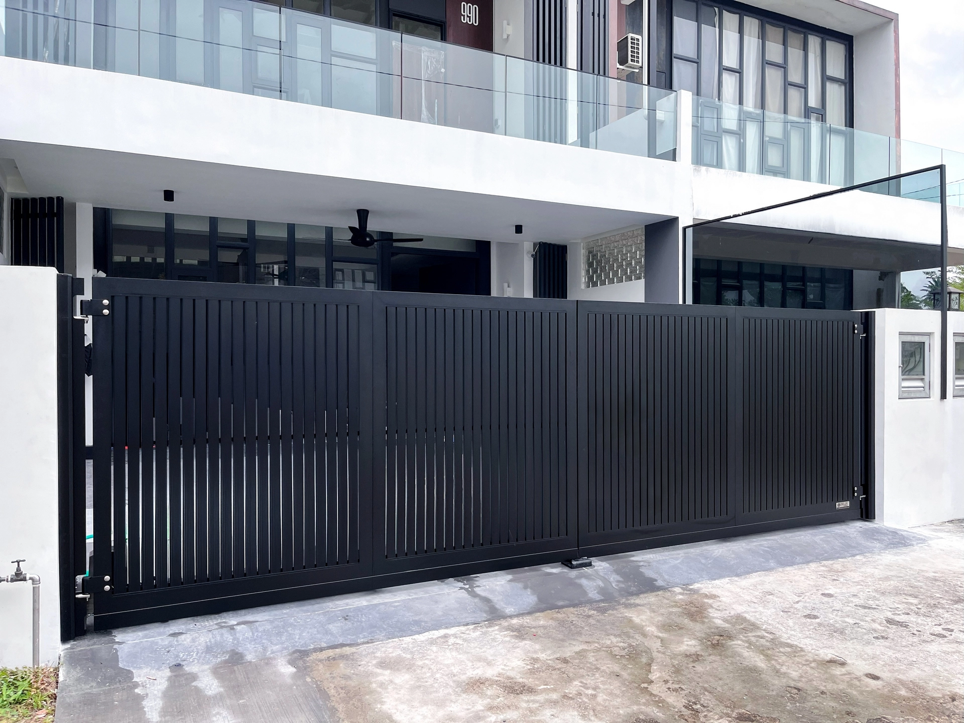 Trackless folding gate Trackless autogate Folding gate Malaysia Aluminium gate Malaysia Delux autogate Unigate Autogate Malaysia Unigate Malaysia Trackless gate Malaysia Aluminium gate supplier Malaysia Aluminium auto gate Autogate price Autogate system price Trackless autogate malaysia price Autogate malaysia price Aluminium gate suppliers texstone x17