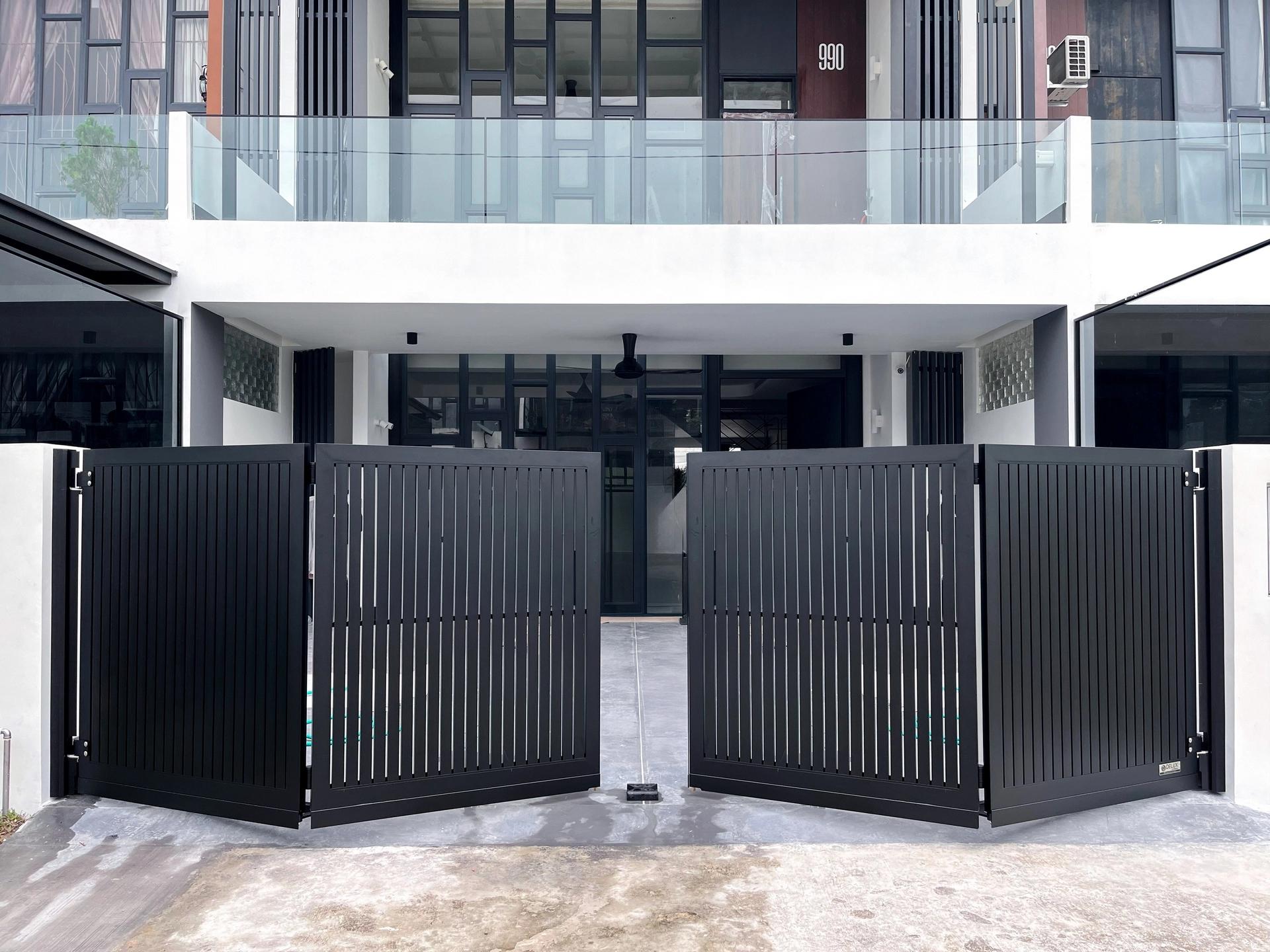 Trackless folding gate Trackless autogate Folding gate Malaysia Aluminium gate Malaysia Delux autogate Unigate Autogate Malaysia Unigate Malaysia Trackless gate Malaysia Aluminium gate supplier Malaysia Aluminium auto gate Autogate price Autogate system price Trackless autogate malaysia price Autogate malaysia price Aluminium gate suppliers texstone x17