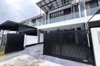 Trackless folding gate Trackless autogate Folding gate Malaysia Aluminium gate Malaysia Delux autogate Unigate Autogate Malaysia Unigate Malaysia Trackless gate Malaysia Aluminium gate supplier Malaysia Aluminium auto gate Autogate price Autogate system price Trackless autogate malaysia price Autogate malaysia price Aluminium gate suppliers texstone x17