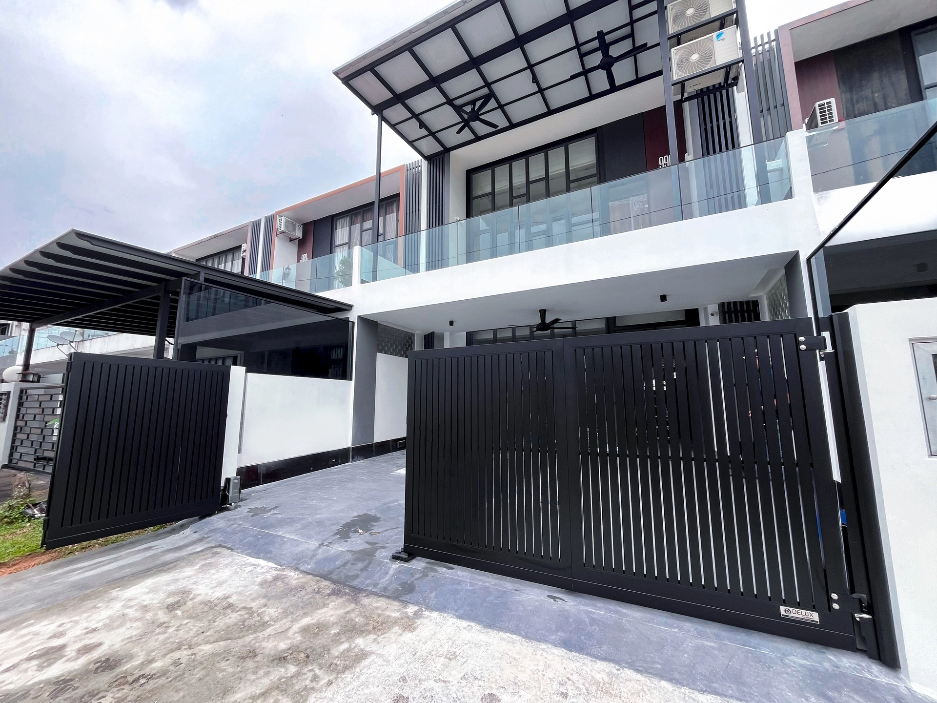 Trackless folding gate Trackless autogate Folding gate Malaysia Aluminium gate Malaysia Delux autogate Unigate Autogate Malaysia Unigate Malaysia Trackless gate Malaysia Aluminium gate supplier Malaysia Aluminium auto gate Autogate price Autogate system price Trackless autogate malaysia price Autogate malaysia price Aluminium gate suppliers texstone x17