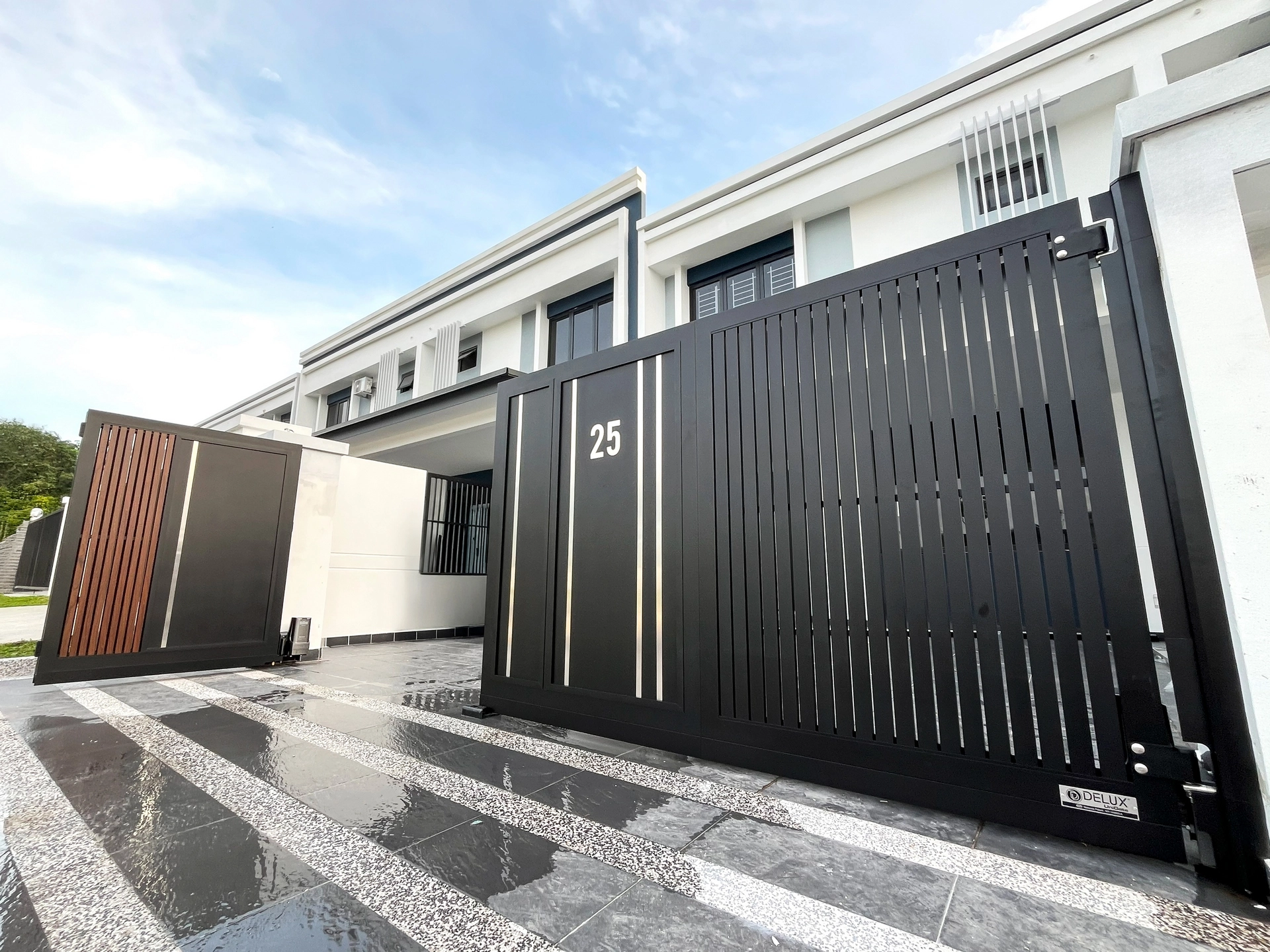 Trackless folding gate Trackless autogate Folding gate Malaysia Aluminium gate Malaysia Delux autogate Unigate Autogate Malaysia Unigate Malaysia Trackless gate Malaysia Aluminium gate supplier Malaysia Aluminium auto gate Autogate price Autogate system price Trackless autogate malaysia price Autogate malaysia price Aluminium gate suppliers linex 3