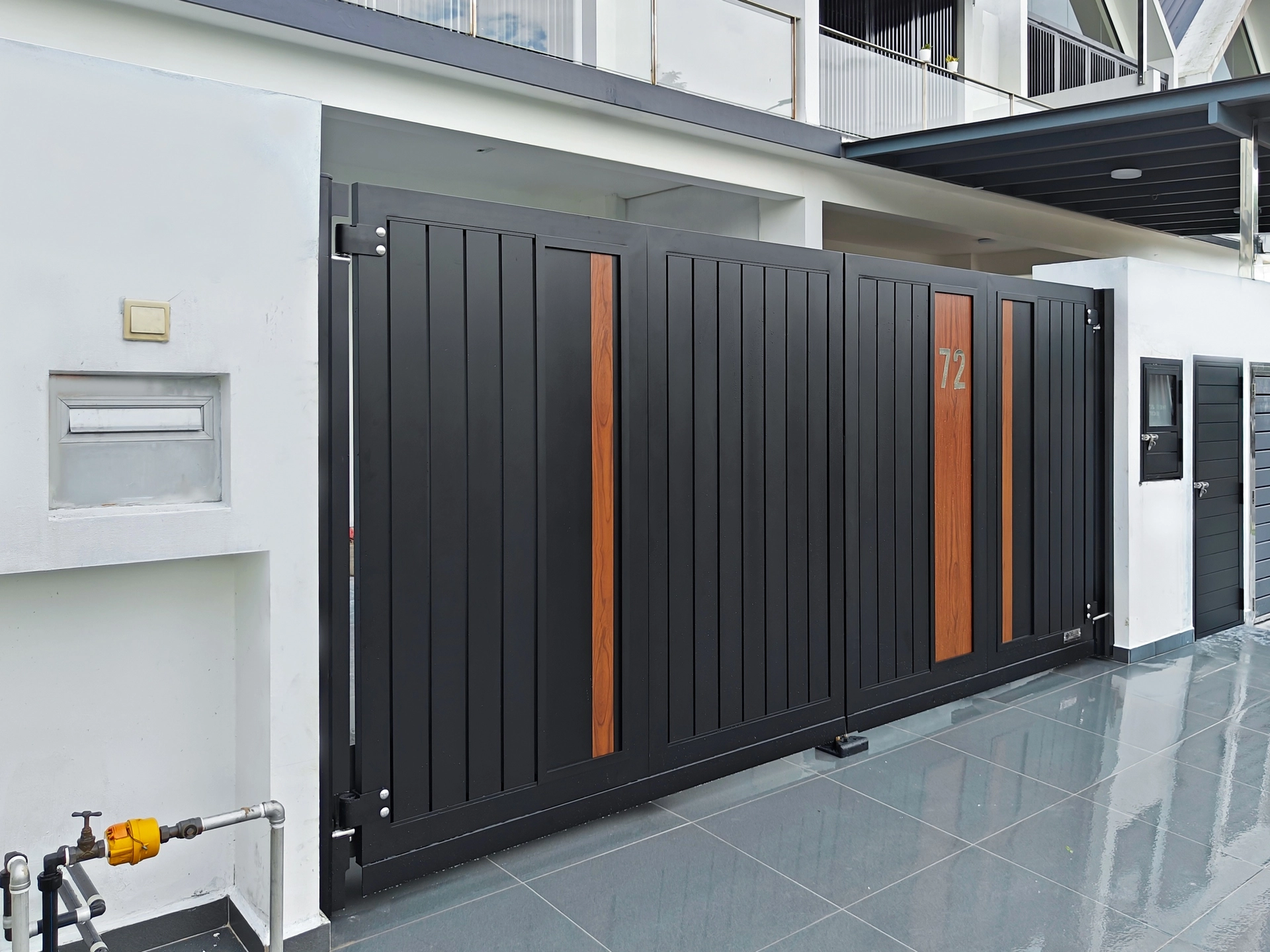 Trackless folding gate Trackless autogate Folding gate Malaysia Aluminium gate Malaysia Delux autogate Unigate Autogate Malaysia Unigate Malaysia Trackless gate Malaysia Aluminium gate supplier Malaysia Aluminium auto gate Autogate price Autogate system price Trackless autogate malaysia price Autogate malaysia price Aluminium gate suppliers inline 14