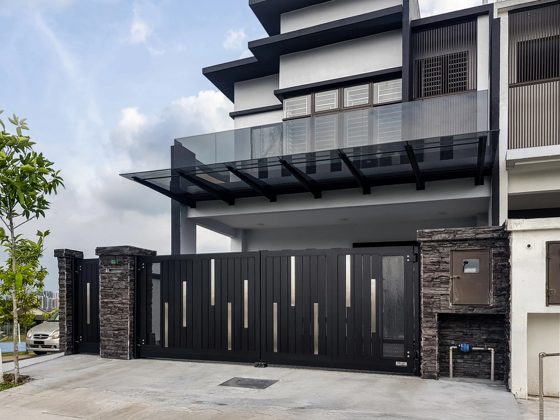 Trackless folding gate Trackless autogate Folding gate Malaysia Aluminium gate Malaysia Delux autogate Unigate Autogate Malaysia Unigate Malaysia Trackless gate Malaysia Aluminium gate supplier Malaysia Aluminium auto gate Autogate price Autogate system price Trackless autogate malaysia price Autogate malaysia price Aluminium gate suppliers classline 301