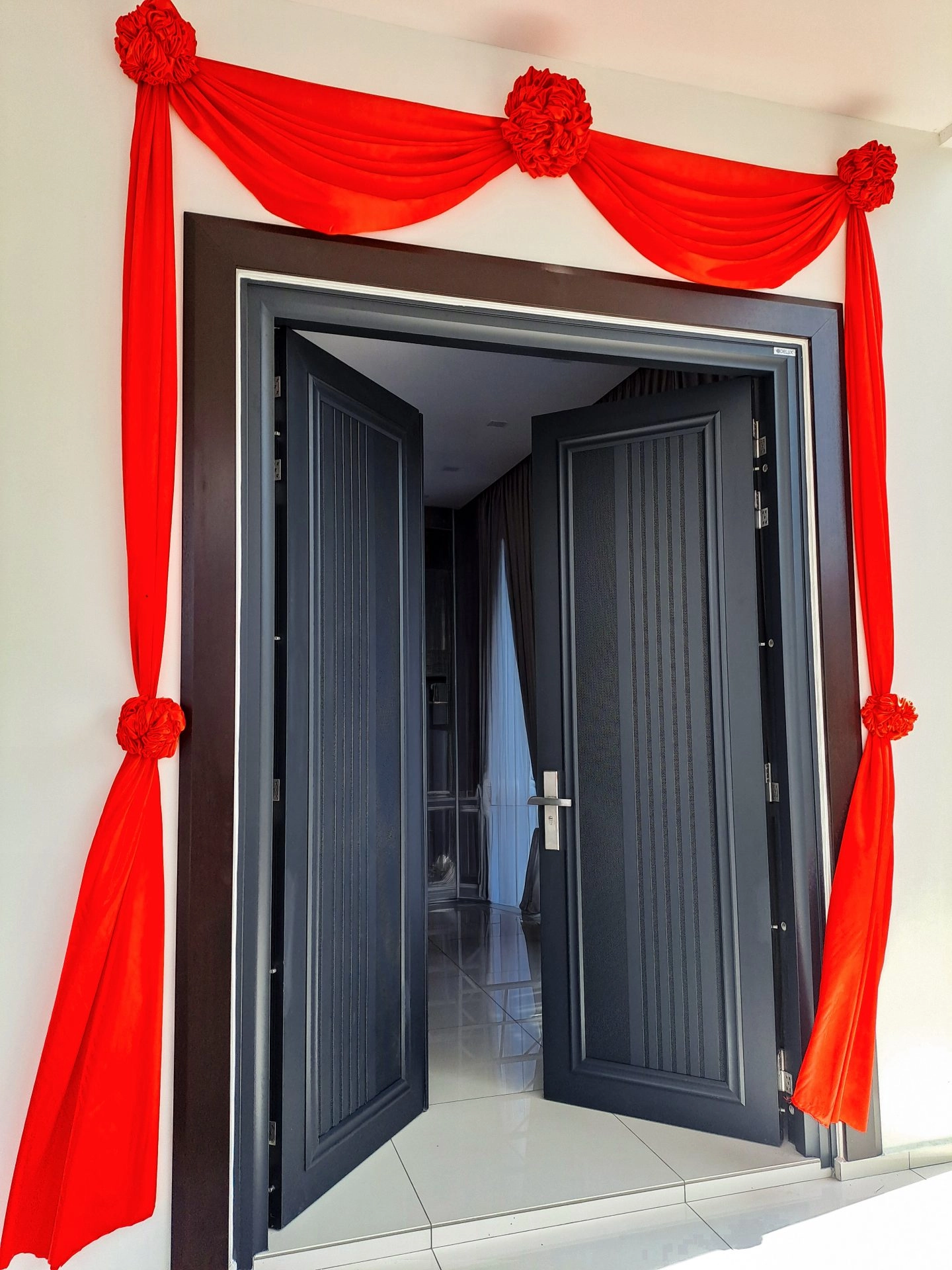 Security door Malaysia Aluminum door Luxury security door Delux security door price Aluminium security door Alutechdoor Security door design for home Best safety door Best security door malaysia Modern security door Security door design Double Door DT608