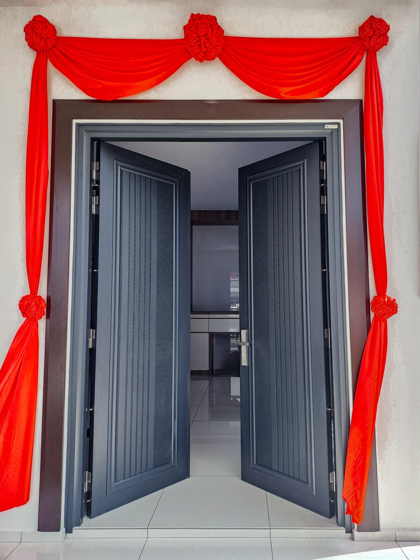 Security door Malaysia Aluminum door Luxury security door Delux security door price Aluminium security door Alutechdoor Security door design for home Best safety door Best security door malaysia Modern security door Security door design Double Door DT608