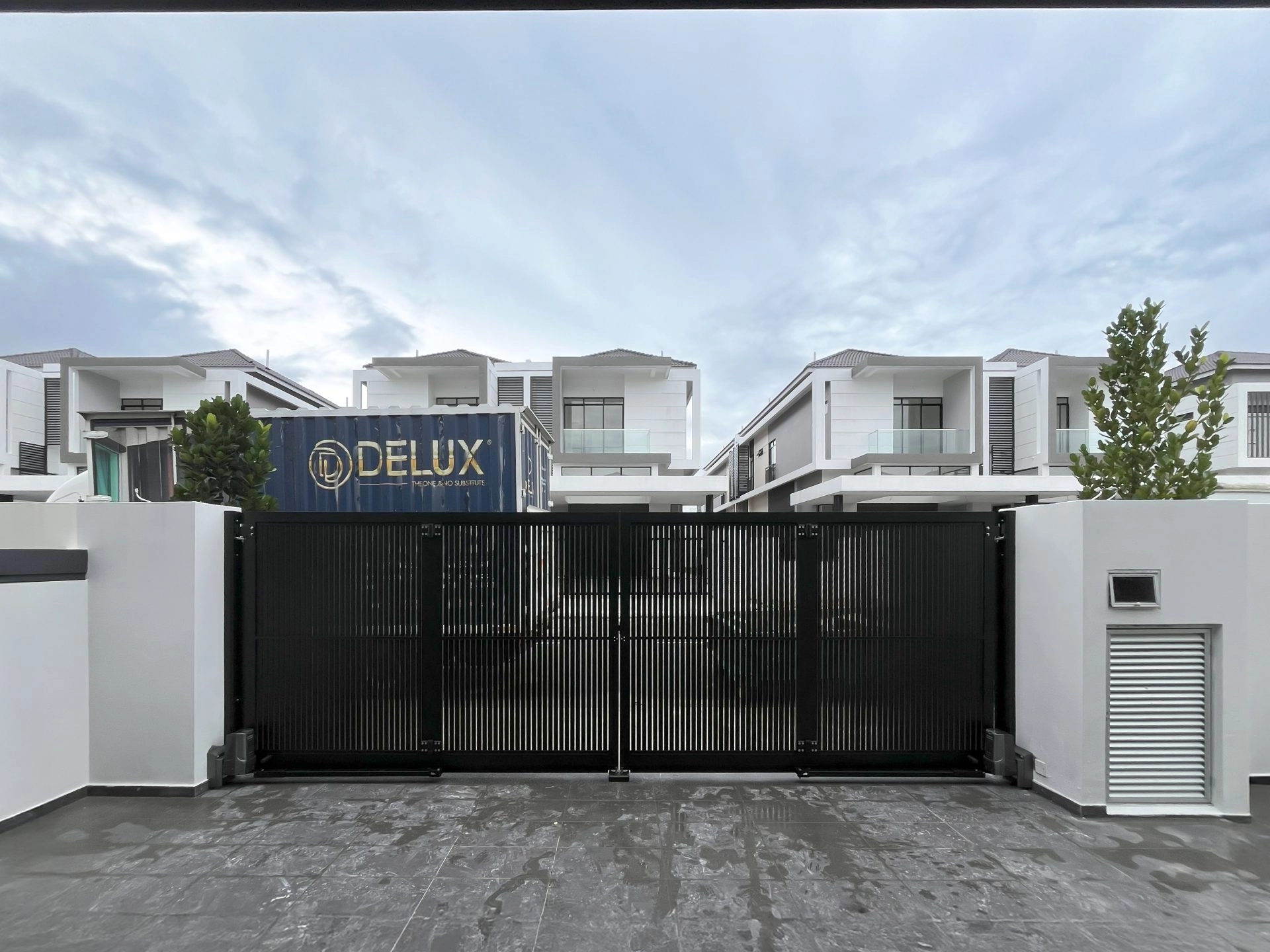 Trackless folding gate Trackless autogate Folding gate Malaysia Aluminium gate Malaysia Delux autogate Unigate Autogate Malaysia Unigate Malaysia Trackless gate Malaysia Aluminium gate supplier Malaysia Aluminium auto gate Autogate price Autogate system price Trackless autogate malaysia price Autogate malaysia price Aluminium gate suppliers texstone x16