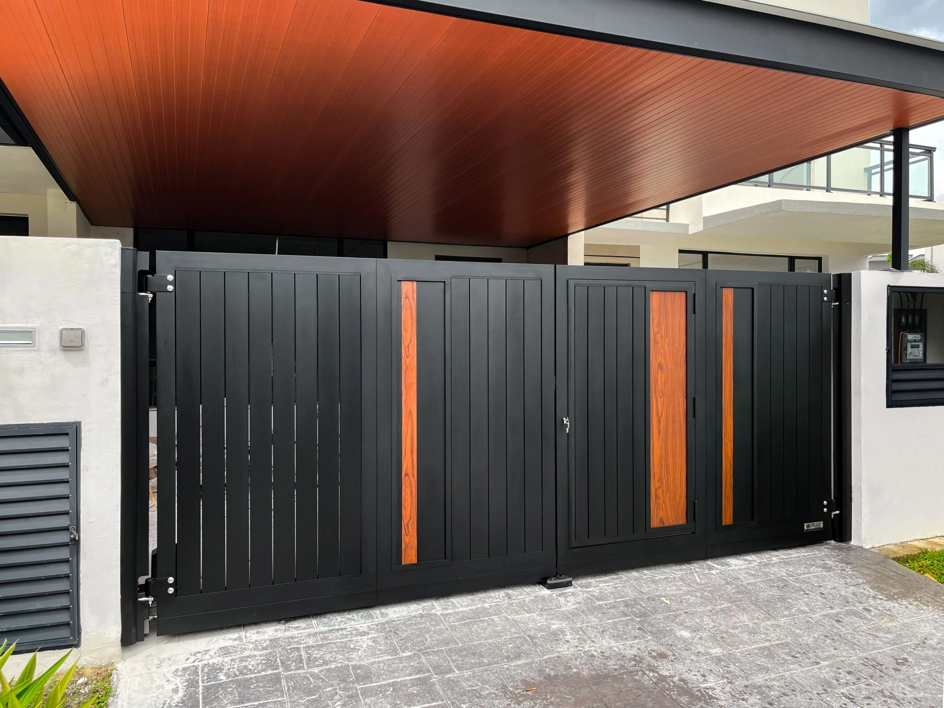 Trackless folding gate Trackless autogate Folding gate Malaysia Aluminium gate Malaysia Delux autogate Unigate Autogate Malaysia Unigate Malaysia Trackless gate Malaysia Aluminium gate supplier Malaysia Aluminium auto gate Autogate price Autogate system price Trackless autogate malaysia price Autogate malaysia price Aluminium gate suppliers inline 14