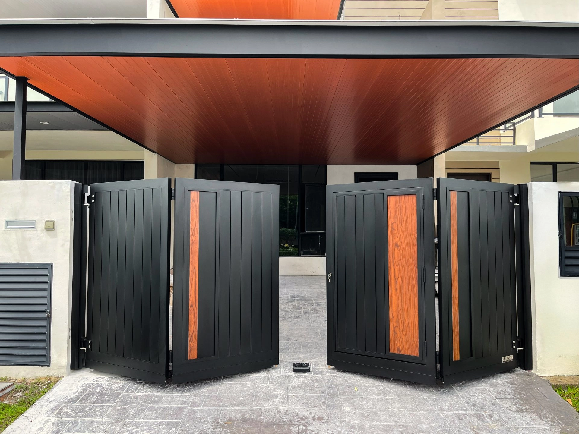 Trackless folding gate Trackless autogate Folding gate Malaysia Aluminium gate Malaysia Delux autogate Unigate Autogate Malaysia Unigate Malaysia Trackless gate Malaysia Aluminium gate supplier Malaysia Aluminium auto gate Autogate price Autogate system price Trackless autogate malaysia price Autogate malaysia price Aluminium gate suppliers inline 14