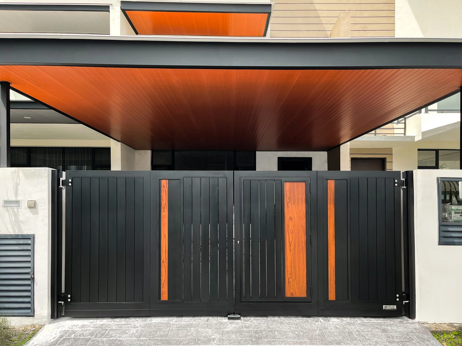 Trackless folding gate Trackless autogate Folding gate Malaysia Aluminium gate Malaysia Delux autogate Unigate Autogate Malaysia Unigate Malaysia Trackless gate Malaysia Aluminium gate supplier Malaysia Aluminium auto gate Autogate price Autogate system price Trackless autogate malaysia price Autogate malaysia price Aluminium gate suppliers inline 14