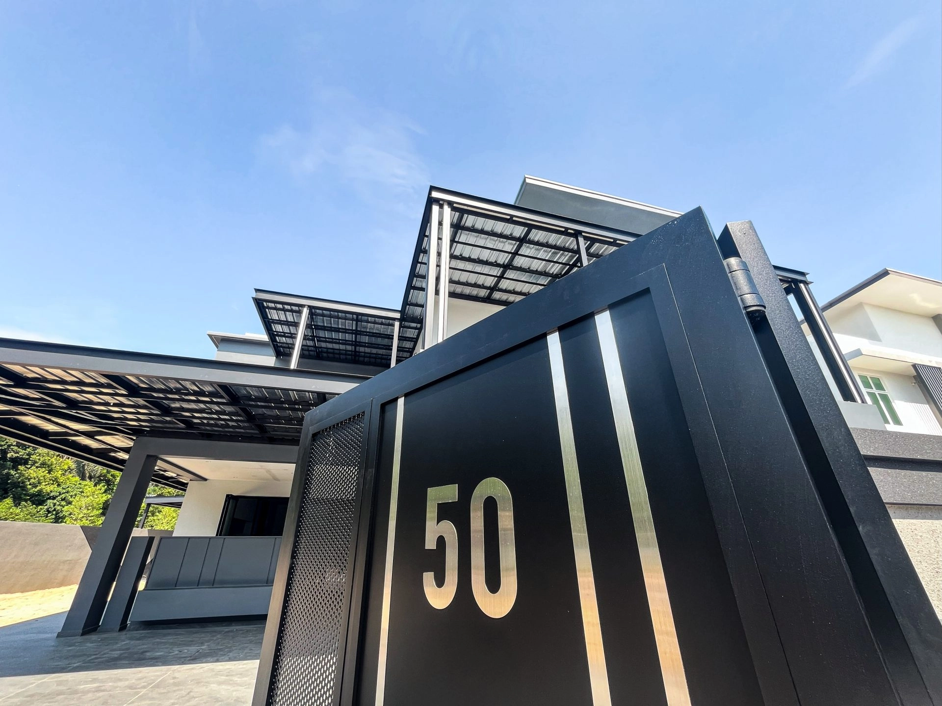 Trackless folding gate Trackless autogate Folding gate Malaysia Aluminium gate Malaysia Delux autogate Unigate Autogate Malaysia Unigate Malaysia Trackless gate Malaysia Aluminium gate supplier Malaysia Aluminium auto gate Autogate price Autogate system price Trackless autogate malaysia price Autogate malaysia price Aluminium gate suppliers Linex 3