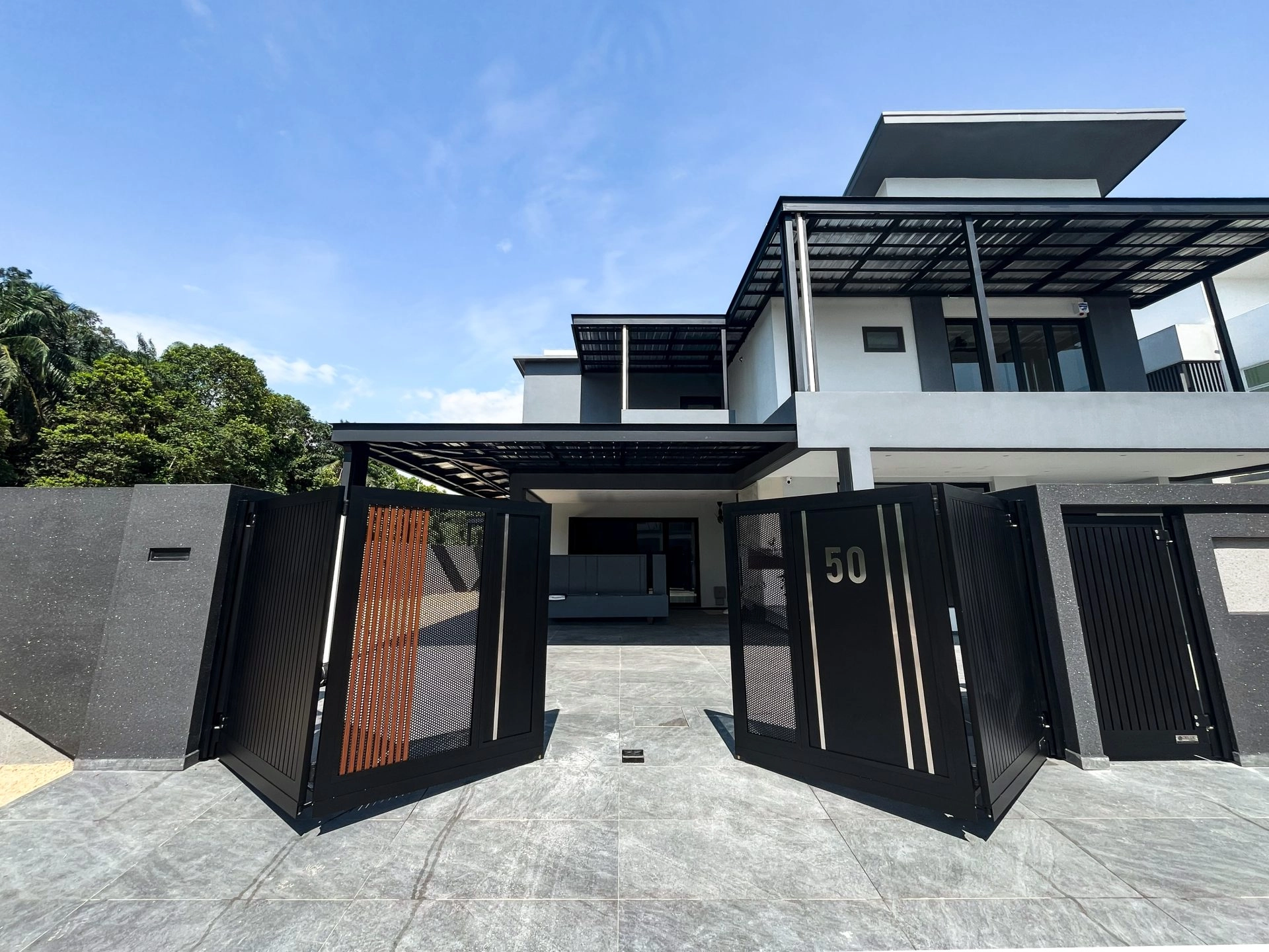 Trackless folding gate Trackless autogate Folding gate Malaysia Aluminium gate Malaysia Delux autogate Unigate Autogate Malaysia Unigate Malaysia Trackless gate Malaysia Aluminium gate supplier Malaysia Aluminium auto gate Autogate price Autogate system price Trackless autogate malaysia price Autogate malaysia price Aluminium gate suppliers Linex 3