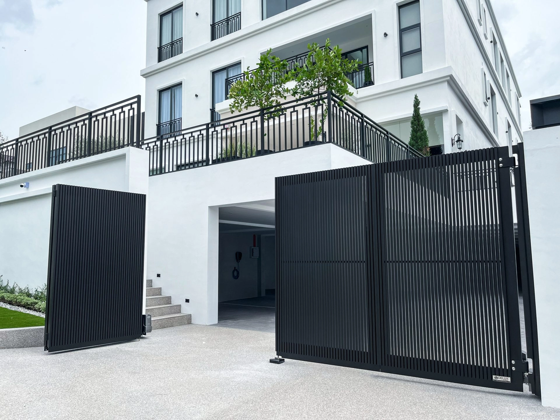 Trackless folding gate Trackless autogate Folding gate Malaysia Aluminium gate Malaysia Delux autogate Unigate Autogate Malaysia Unigate Malaysia Trackless gate Malaysia Aluminium gate supplier Malaysia Aluminium auto gate Autogate price Autogate system price Trackless autogate malaysia price Autogate malaysia price Aluminium gate suppliers x8