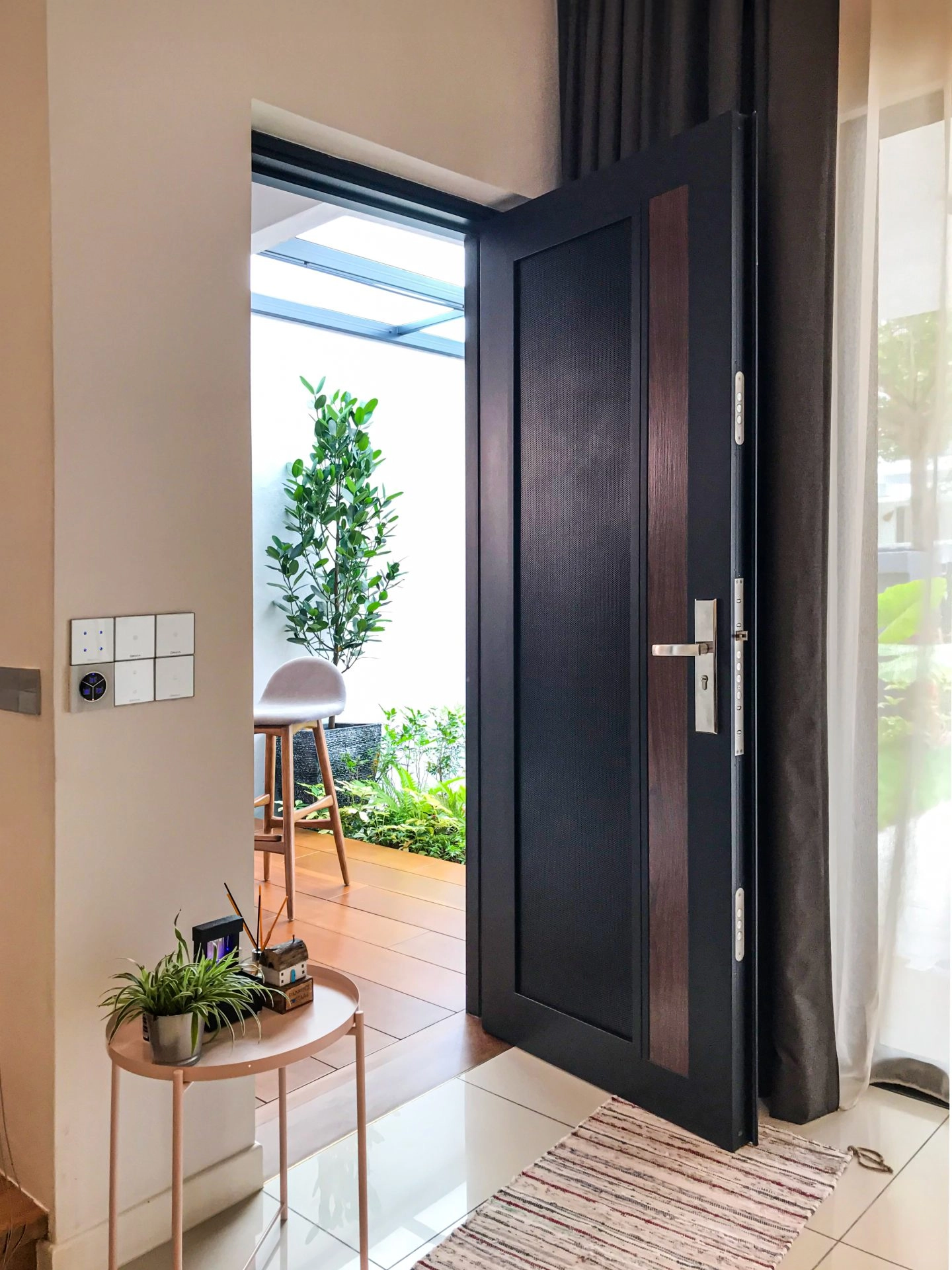 AlutechDoor Single Door DT601W