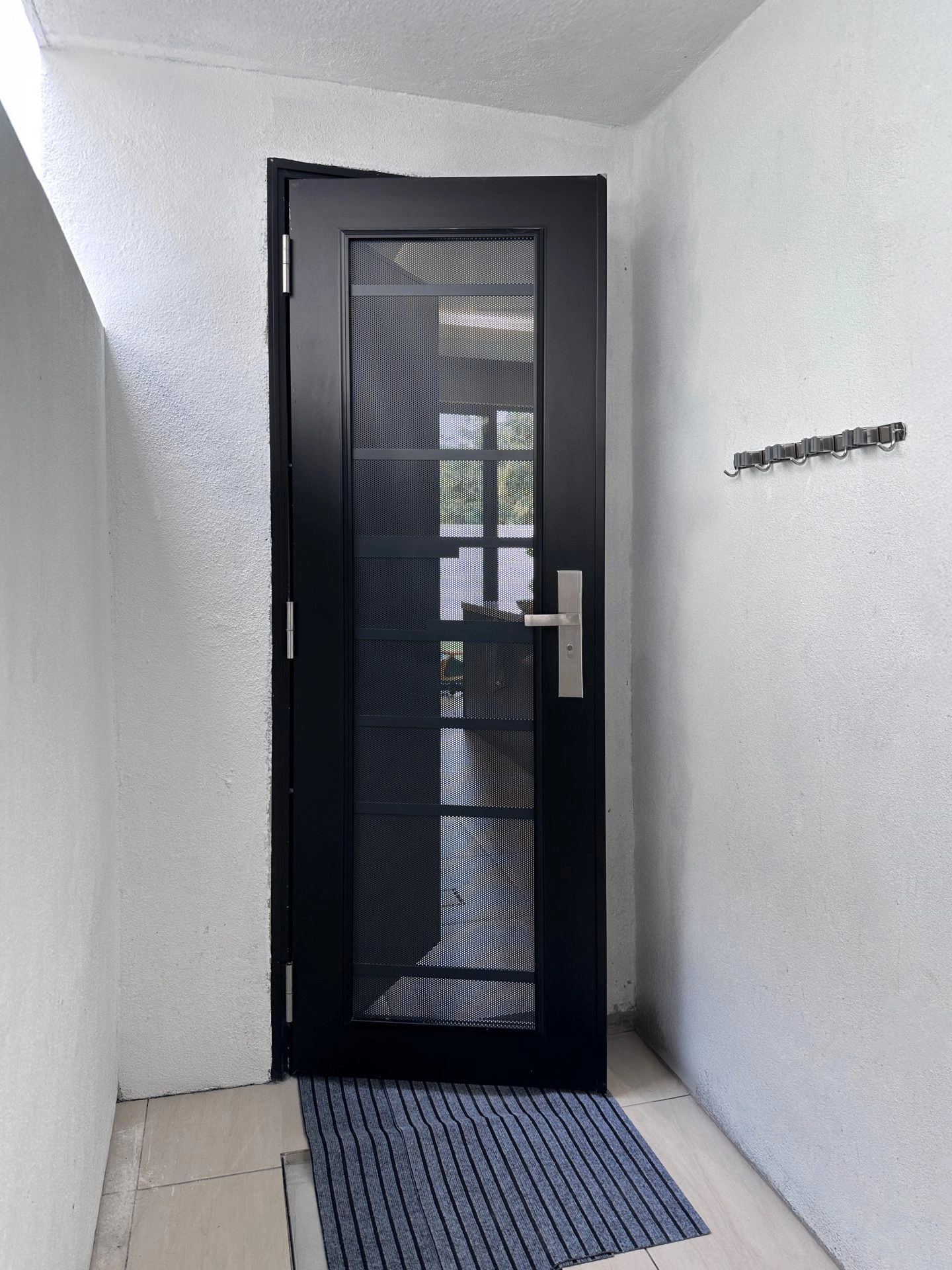 Security door Malaysia Aluminum door Luxury security door Delux security door price Aluminium security door Alutechdoor Security door design for home Best safety door Best security door malaysia Modern security door Security door design Single Door DT904