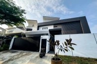 Trackless folding gate Trackless autogate Folding gate Malaysia Aluminium gate Malaysia Delux autogate Unigate Autogate Malaysia Unigate Malaysia Trackless gate Malaysia Aluminium gate supplier Malaysia Aluminium auto gate Autogate price Autogate system price Trackless autogate malaysia price Autogate malaysia price Aluminium gate suppliers x8