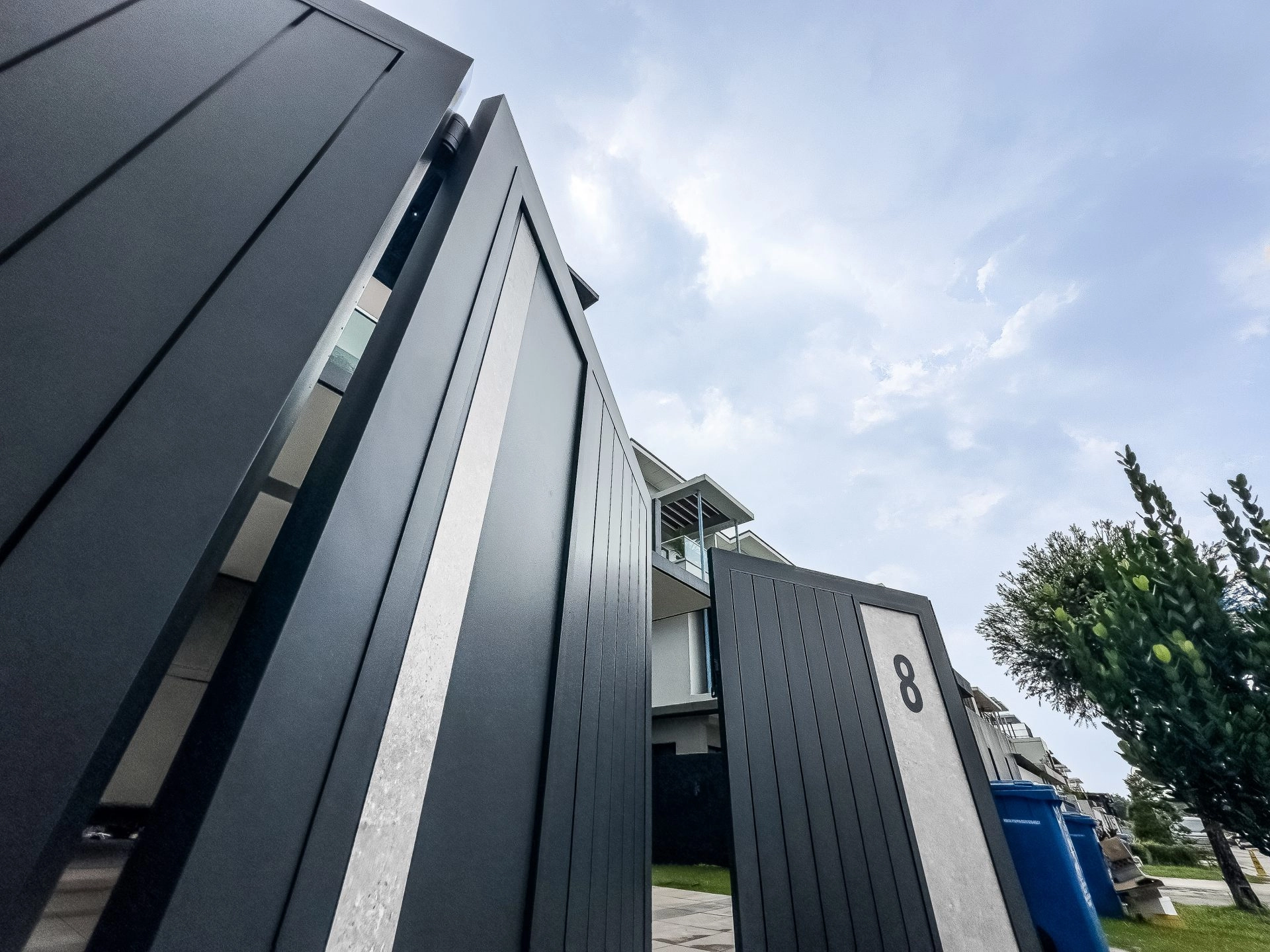 Trackless folding gate Trackless autogate Folding gate Malaysia Aluminium gate Malaysia Delux autogate Unigate Autogate Malaysia Unigate Malaysia Trackless gate Malaysia Aluminium gate supplier Malaysia Aluminium auto gate Autogate price Autogate system price Trackless autogate malaysia price Autogate malaysia price Aluminium gate suppliers inline 14c