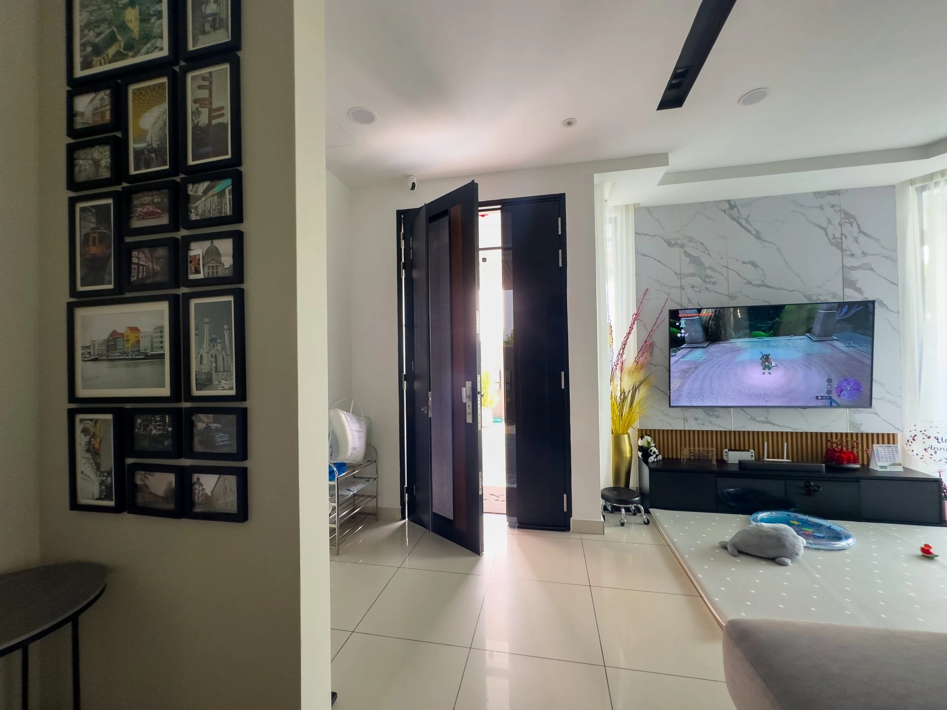 AlutechDoor One and Half Door DT601W