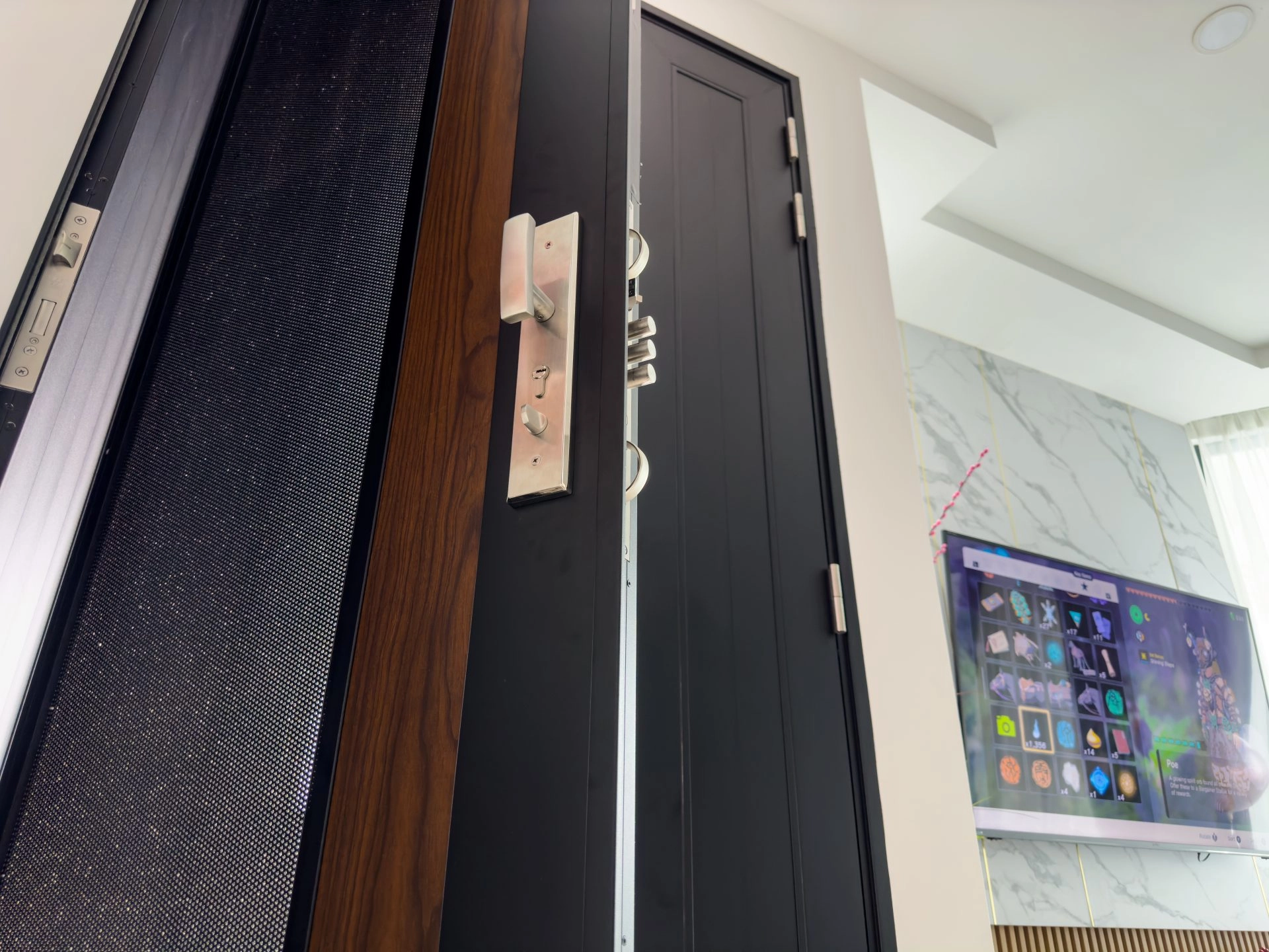 AlutechDoor One and Half Door DT601W