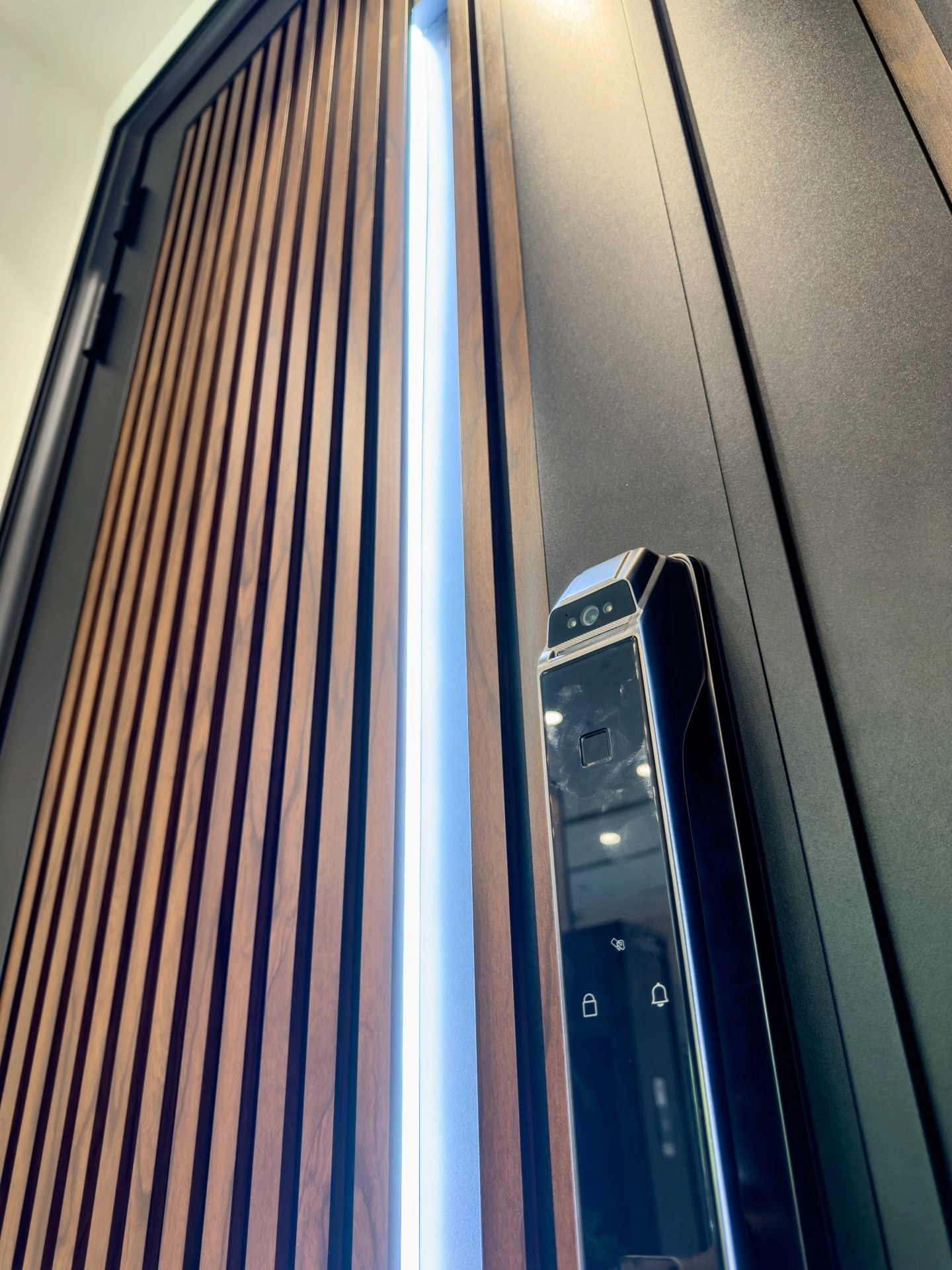 Security door Malaysia Aluminum door Luxury security door Delux security door price Aluminium security door Alutechdoor Security door design for home Best safety door Best security door malaysia Modern security door Security door design Double Door DT663W