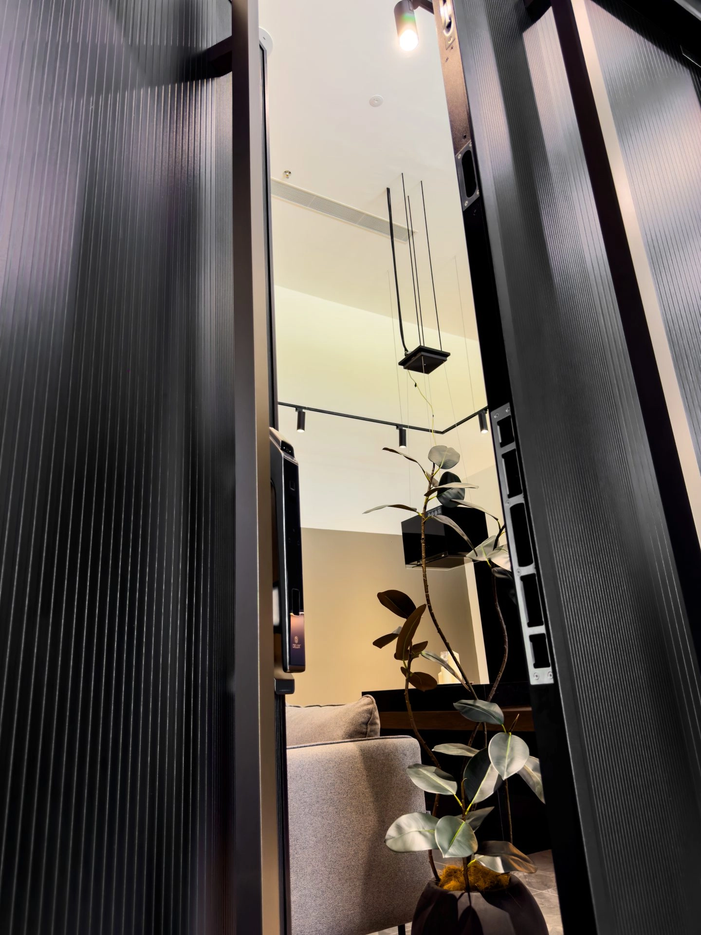 Security door Malaysia Aluminum door Luxury security door Delux security door price Aluminium security door Alutechdoor Security door design for home Best safety door Best security door malaysia Modern security door Security door design Double Door LN101