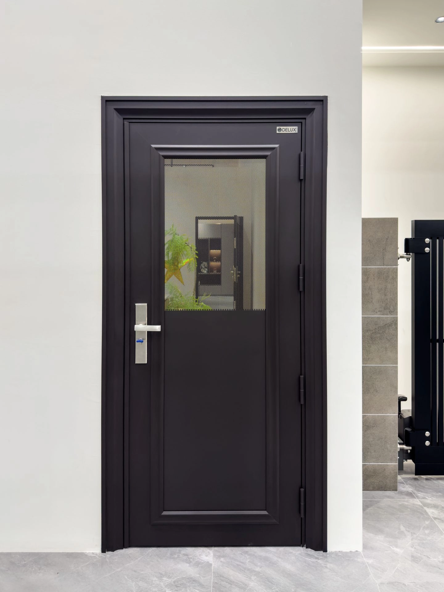 Security door Malaysia Aluminum door Luxury security door Delux security door price Aluminium security door Alutechdoor Security door design for home Best safety door Best security door malaysia Modern security door Security door design Single Door DT302