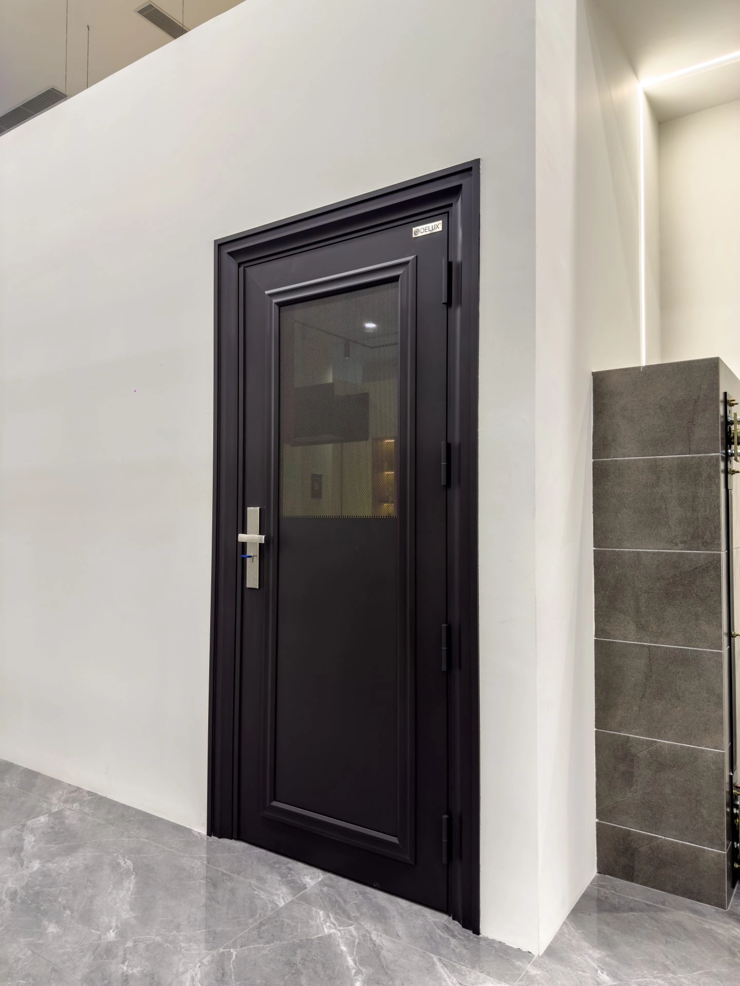 Security door Malaysia Aluminum door Luxury security door Delux security door price Aluminium security door Alutechdoor Security door design for home Best safety door Best security door malaysia Modern security door Security door design Single Door DT302