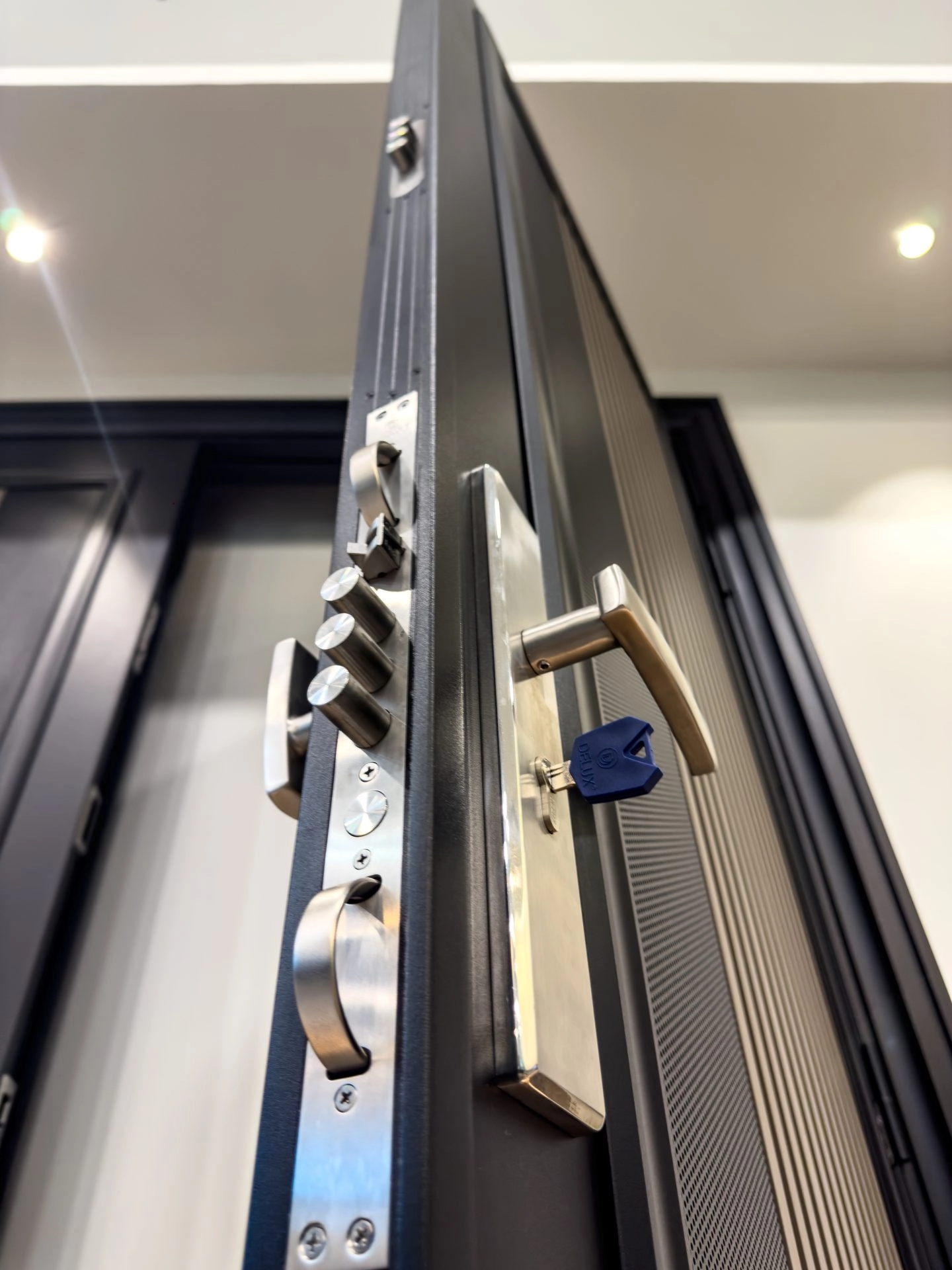 Security door Malaysia Aluminum door Luxury security door Delux security door price Aluminium security door Alutechdoor Security door design for home Best safety door Best security door malaysia Modern security door Security door design Double Door DT707