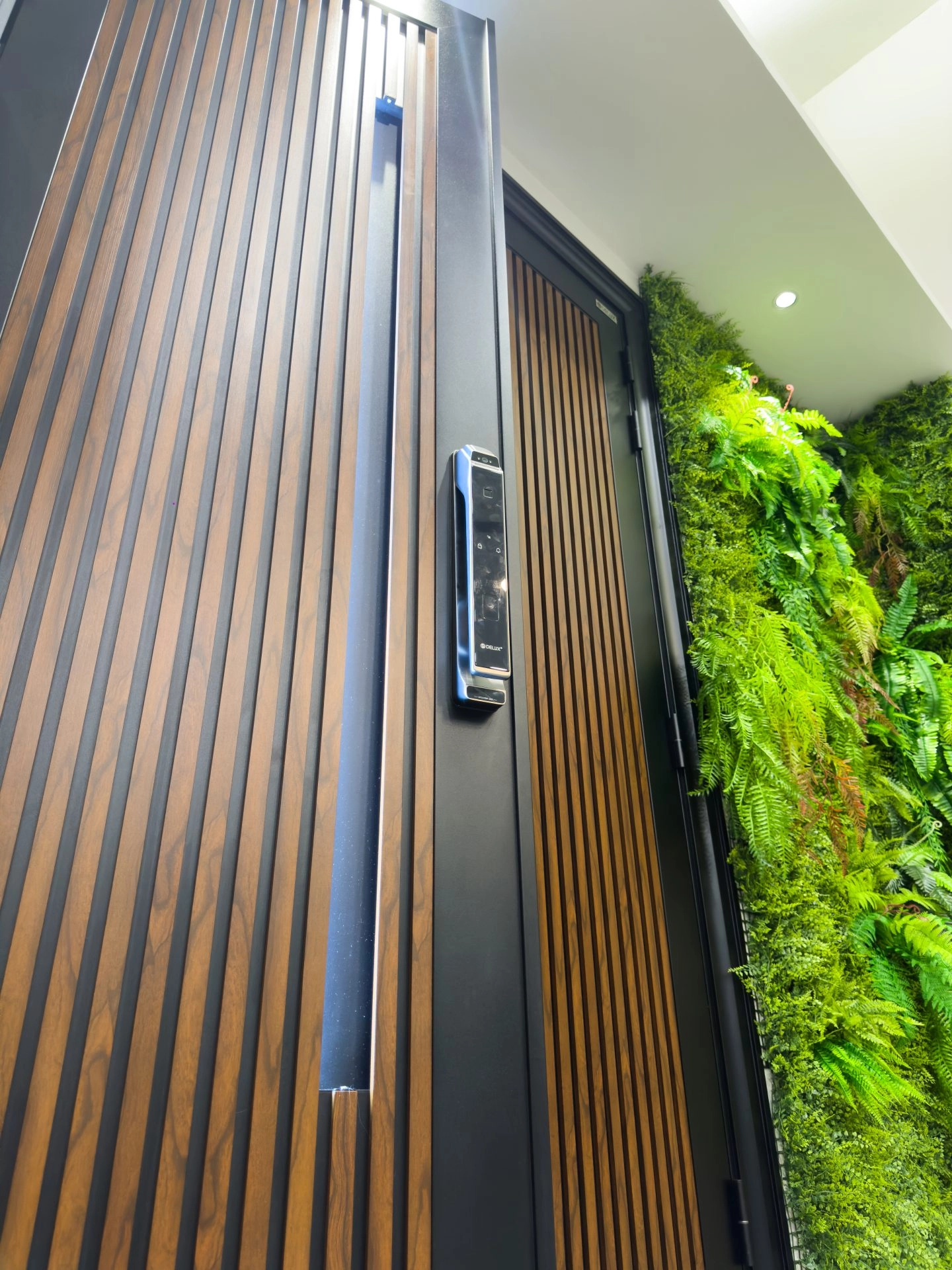 Security door Malaysia Aluminum door Luxury security door Delux security door price Aluminium security door Alutechdoor Security door design for home Best safety door Best security door malaysia Modern security door Security door design Double Door DT663W