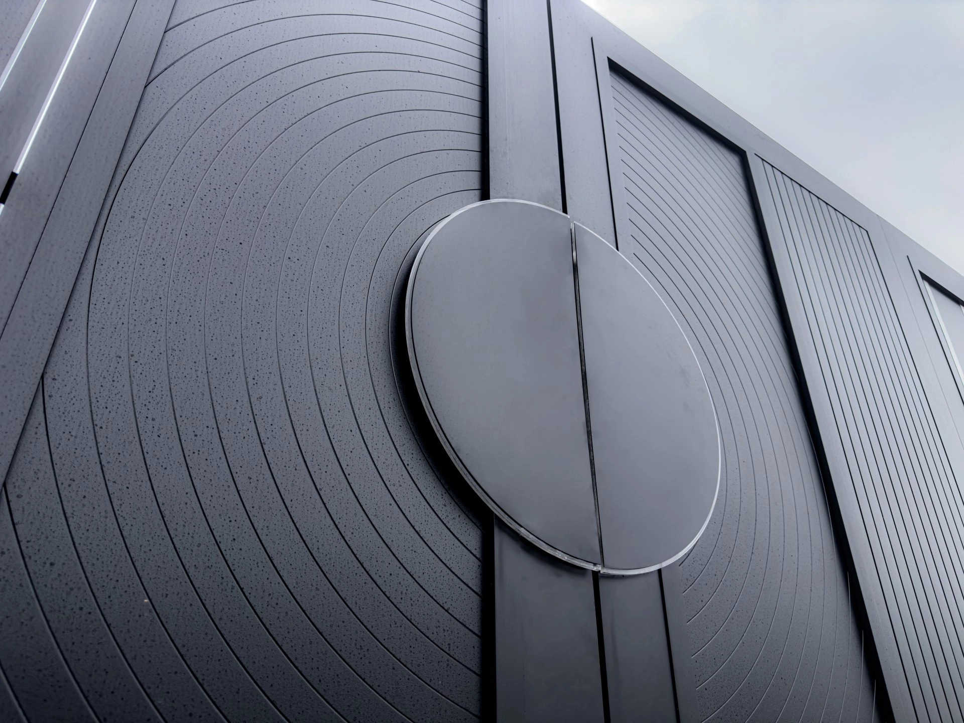 Trackless folding gate Trackless autogate Folding gate Malaysia Aluminium gate Malaysia Delux autogate Unigate Autogate Malaysia Unigate Malaysia Trackless gate Malaysia Aluminium gate supplier Malaysia Aluminium auto gate Autogate price Autogate system price Trackless autogate malaysia price Autogate malaysia price Aluminium gate suppliers Grono