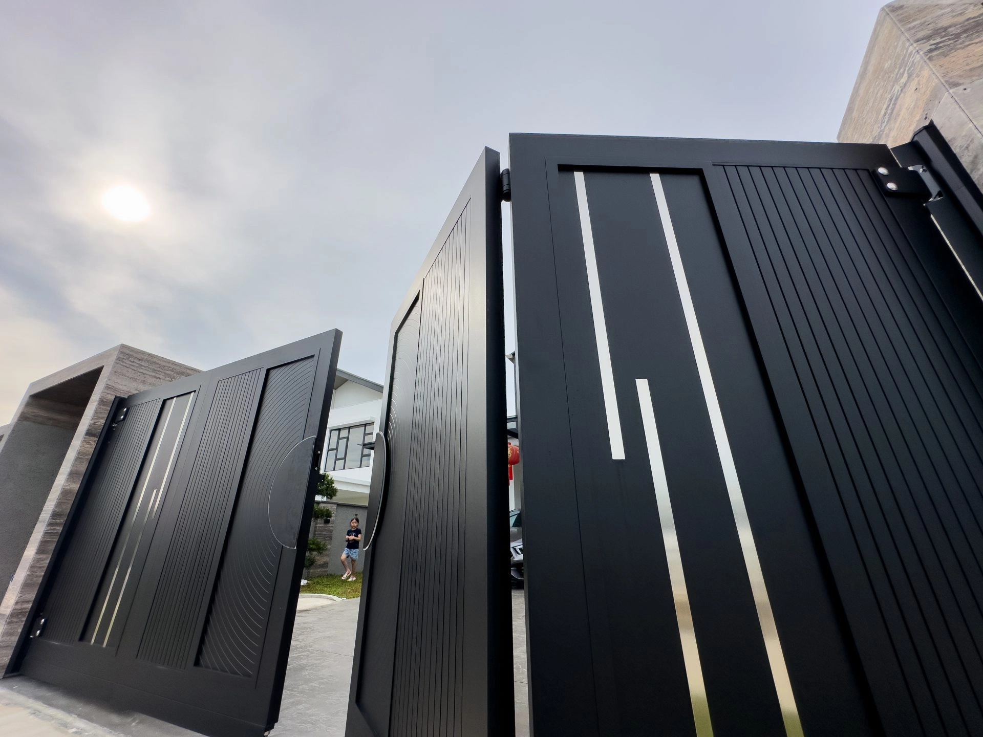 Trackless folding gate Trackless autogate Folding gate Malaysia Aluminium gate Malaysia Delux autogate Unigate Autogate Malaysia Unigate Malaysia Trackless gate Malaysia Aluminium gate supplier Malaysia Aluminium auto gate Autogate price Autogate system price Trackless autogate malaysia price Autogate malaysia price Aluminium gate suppliers Grono