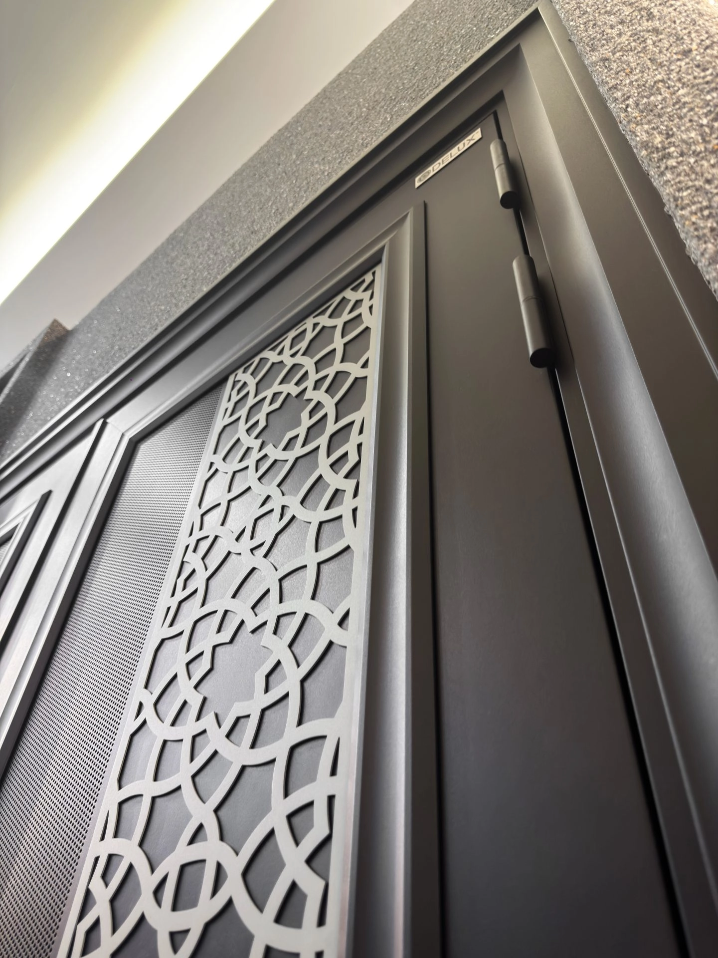 Security door Malaysia Aluminum door Luxury security door Delux security door price Aluminium security door Alutechdoor Security door design for home Best safety door Best security door malaysia Modern security door Security door design One and Half Door DT613