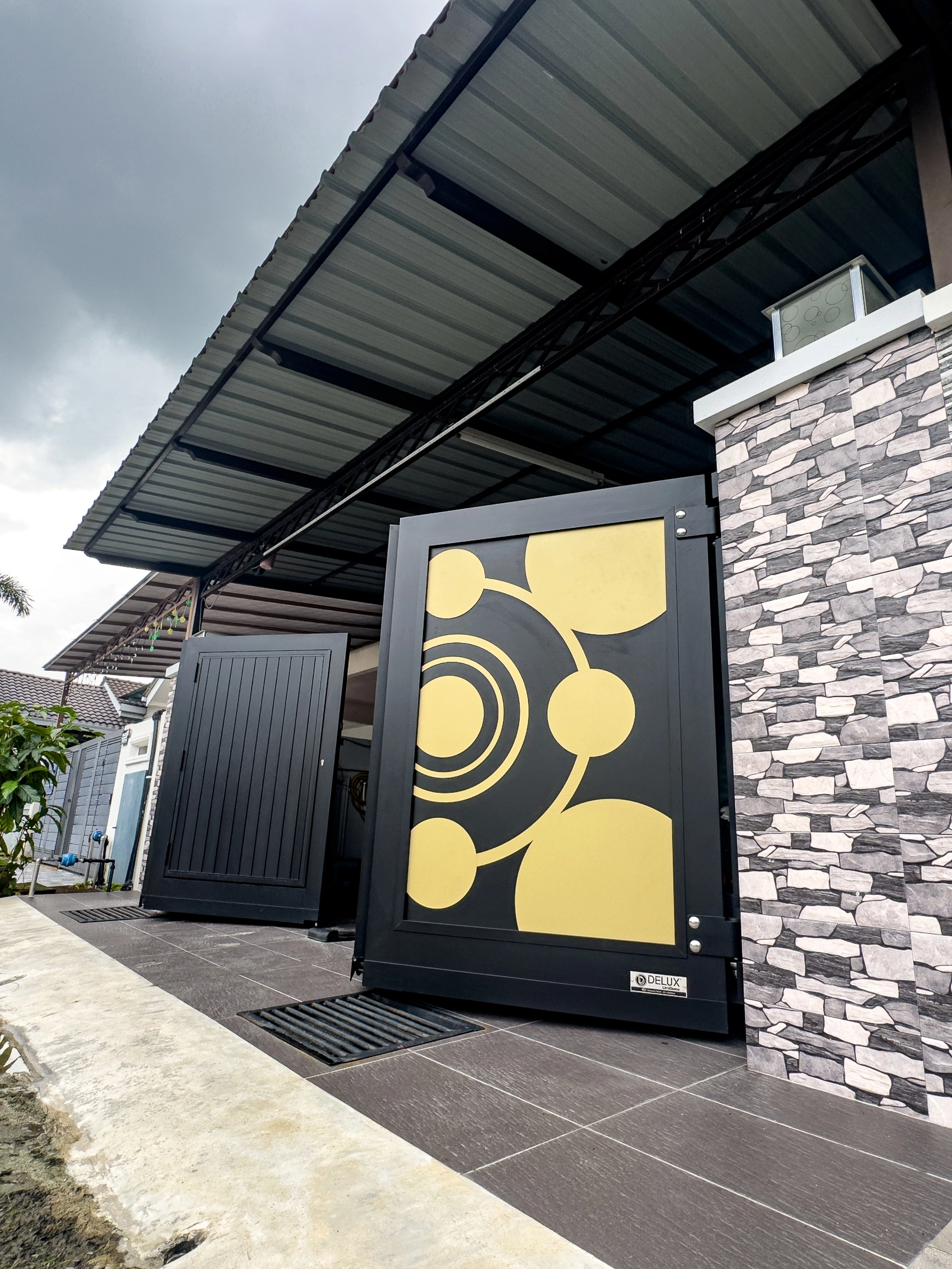 Trackless folding gate Trackless autogate Folding gate Malaysia Aluminium gate Malaysia Delux autogate Unigate Autogate Malaysia Unigate Malaysia Trackless gate Malaysia Aluminium gate supplier Malaysia Aluminium auto gate Autogate price Autogate system price Trackless autogate malaysia price Autogate malaysia price Aluminium gate suppliers metal 2