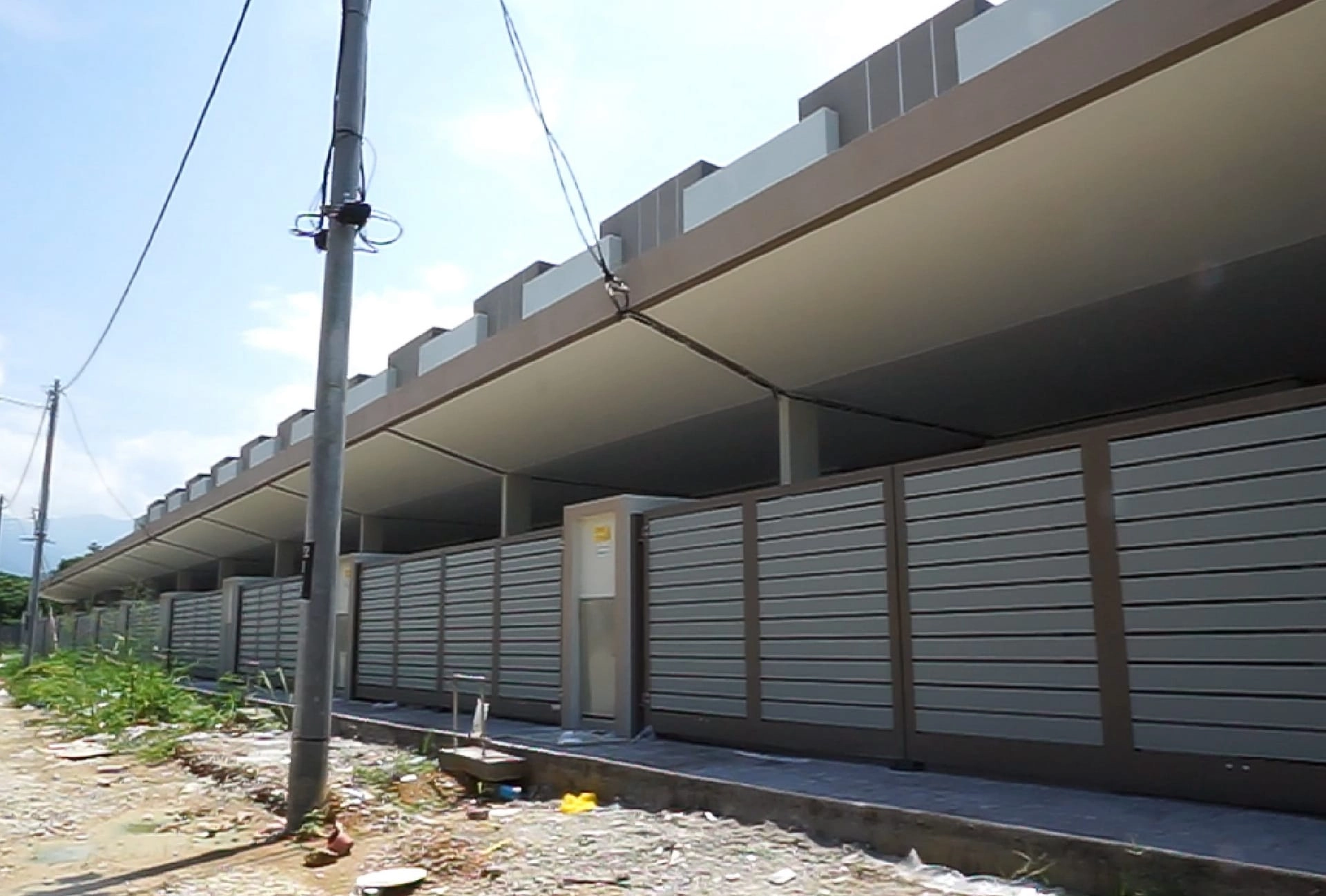 DELUX x Crescent Terrace Construction