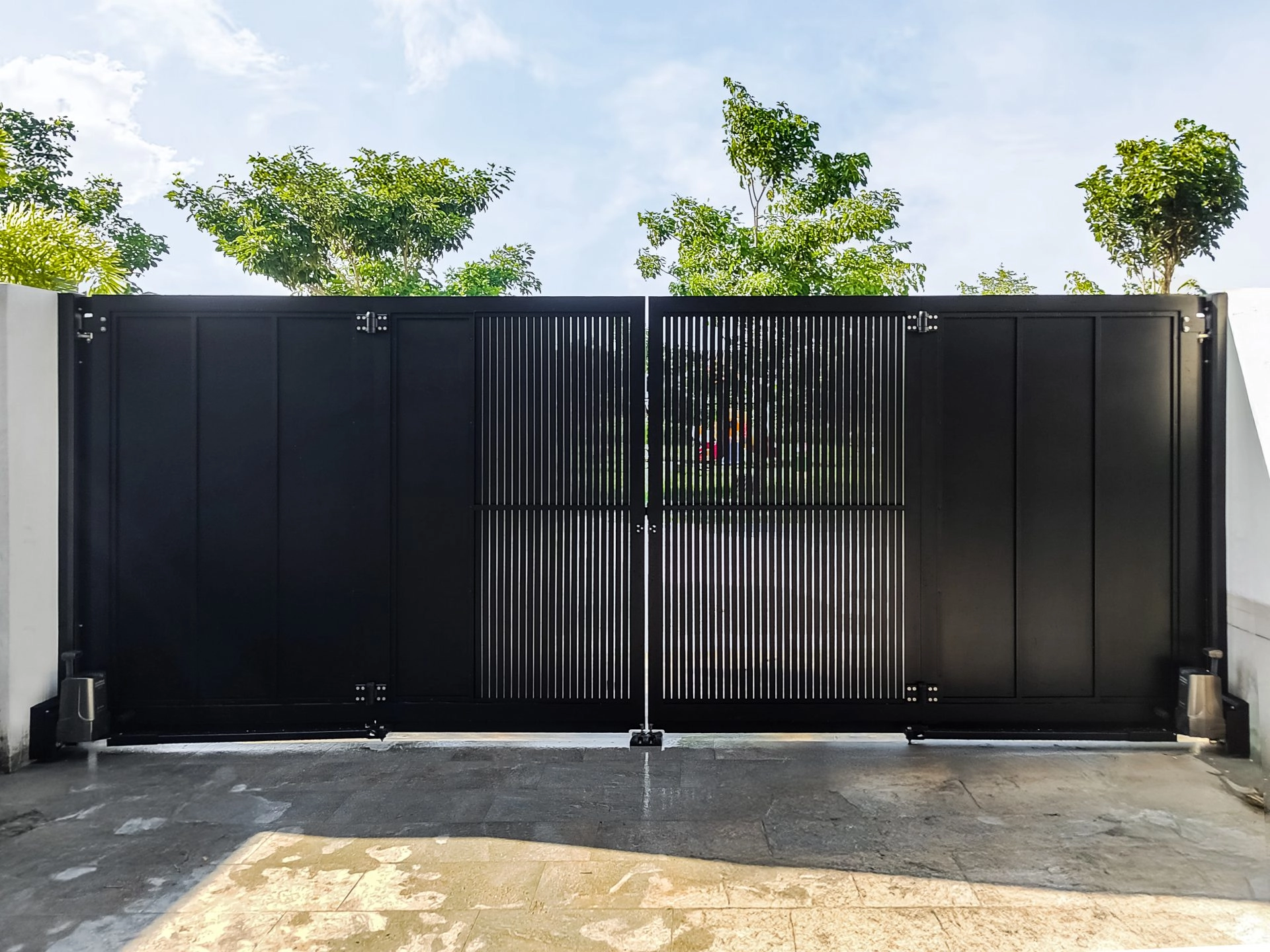 Trackless folding gate Trackless autogate Folding gate Malaysia Aluminium gate Malaysia Delux autogate Unigate Autogate Malaysia Unigate Malaysia Trackless gate Malaysia Aluminium gate supplier Malaysia Aluminium auto gate Autogate price Autogate system price Trackless autogate malaysia price Autogate malaysia price Aluminium gate suppliers Wood 1