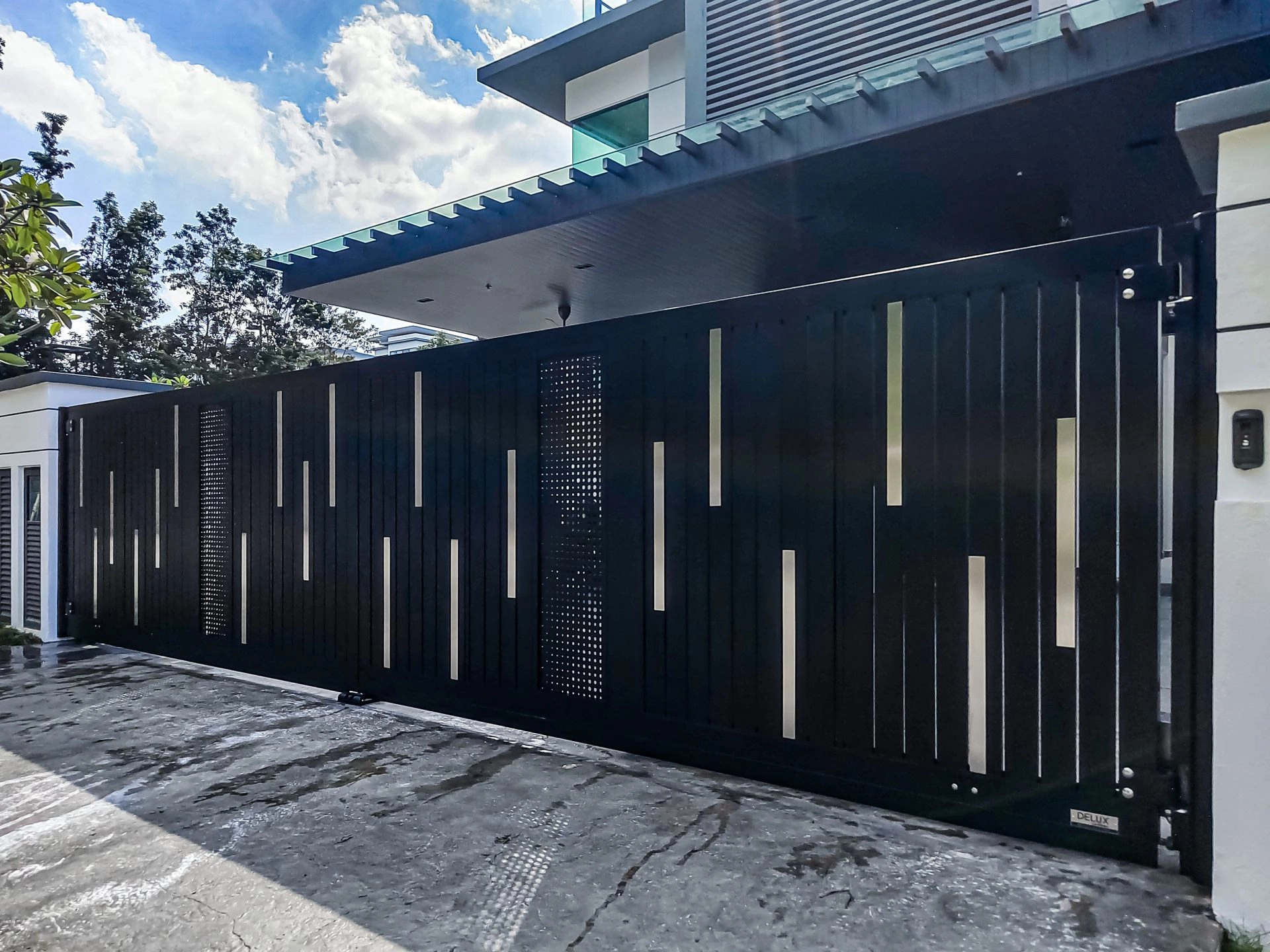 Trackless folding gate Trackless autogate Folding gate Malaysia Aluminium gate Malaysia Delux autogate Unigate Autogate Malaysia Unigate Malaysia Trackless gate Malaysia Aluminium gate supplier Malaysia Aluminium auto gate Autogate price Autogate system price Trackless autogate malaysia price Autogate malaysia price Aluminium gate suppliers Classline 502