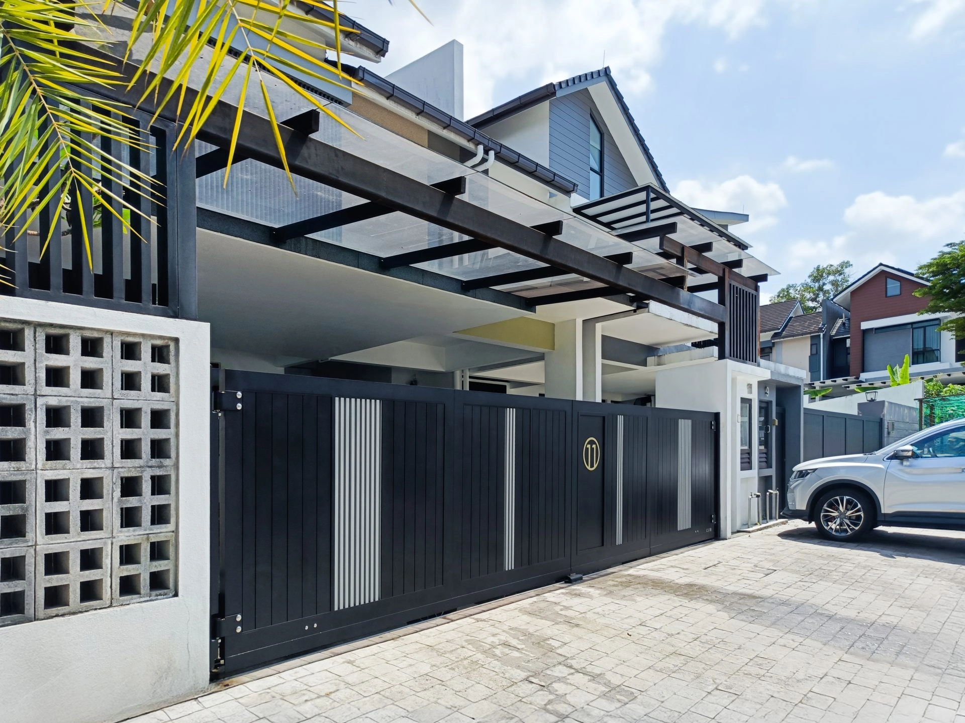 Trackless folding gate Trackless autogate Folding gate Malaysia Aluminium gate Malaysia Delux autogate Unigate Autogate Malaysia Unigate Malaysia Trackless gate Malaysia Aluminium gate supplier Malaysia Aluminium auto gate Autogate price Autogate system price Trackless autogate malaysia price Autogate malaysia price Aluminium gate suppliers Elite 3