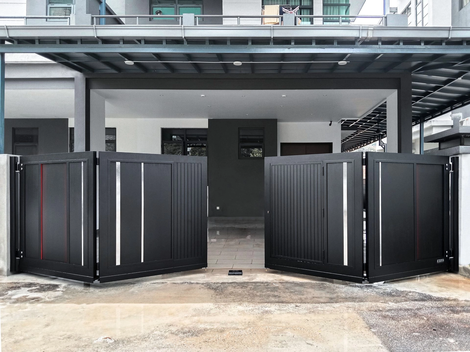 Trackless folding gate Trackless autogate Folding gate Malaysia Aluminium gate Malaysia Delux autogate Unigate Autogate Malaysia Unigate Malaysia Trackless gate Malaysia Aluminium gate supplier Malaysia Aluminium auto gate Autogate price Autogate system price Trackless autogate malaysia price Autogate malaysia price Aluminium gate suppliers lumina 1