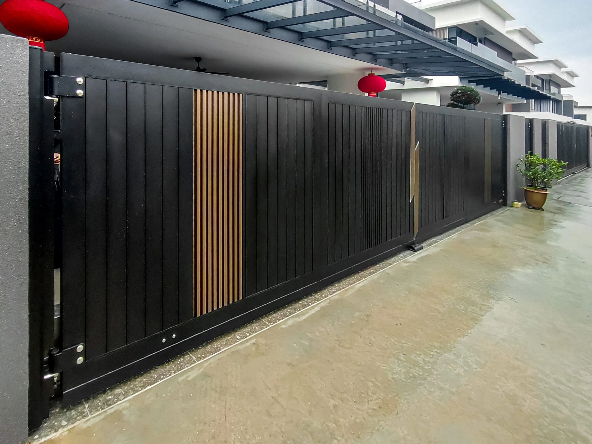 Trackless folding gate Trackless autogate Folding gate Malaysia Aluminium gate Malaysia Delux autogate Unigate Autogate Malaysia Unigate Malaysia Trackless gate Malaysia Aluminium gate supplier Malaysia Aluminium auto gate Autogate price Autogate system price Trackless autogate malaysia price Autogate malaysia price Aluminium gate suppliers lustre2