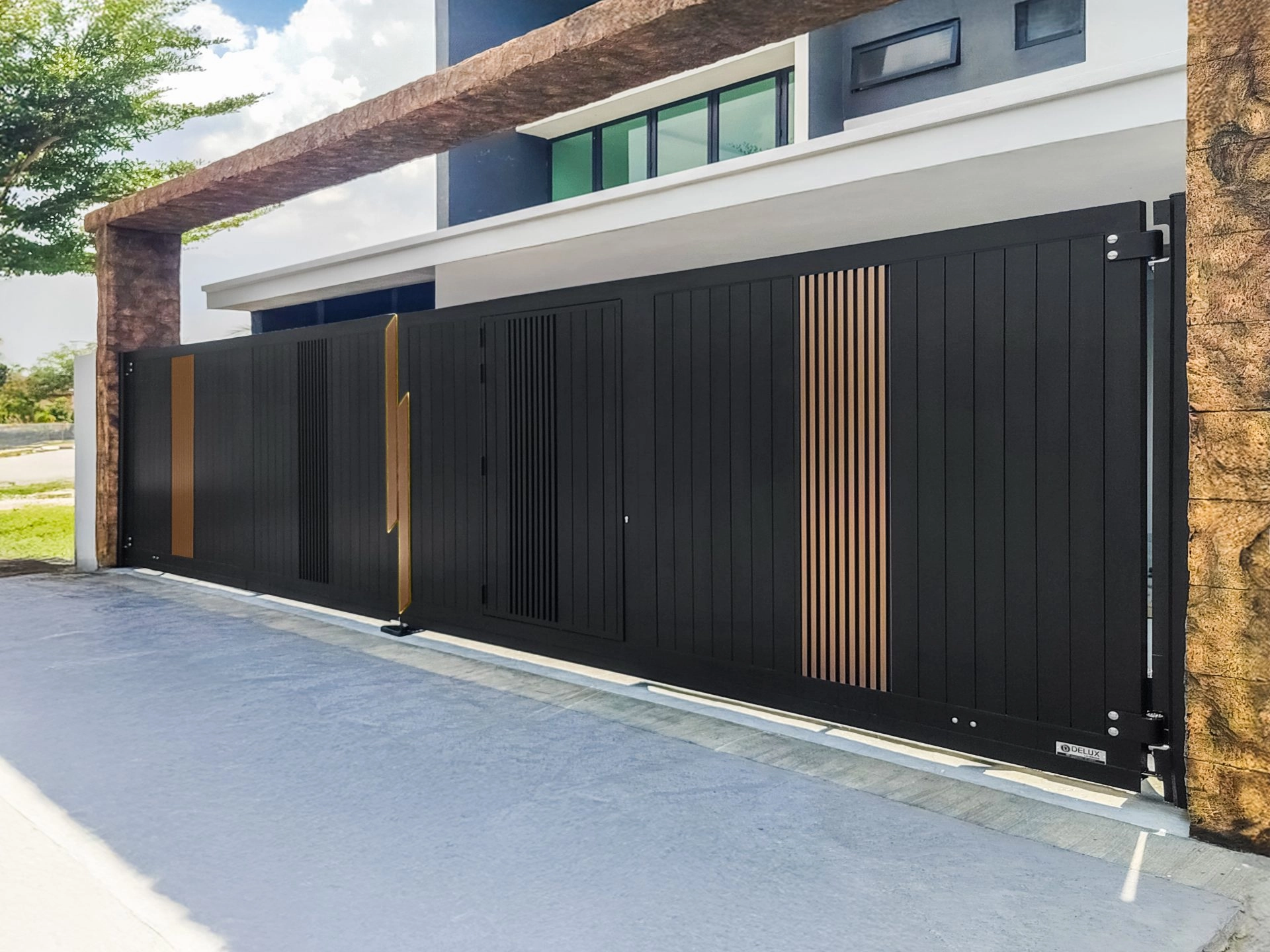 Trackless folding gate Trackless autogate Folding gate Malaysia Aluminium gate Malaysia Delux autogate Unigate Autogate Malaysia Unigate Malaysia Trackless gate Malaysia Aluminium gate supplier Malaysia Aluminium auto gate Autogate price Autogate system price Trackless autogate malaysia price Autogate malaysia price Aluminium gate suppliers lustre 1