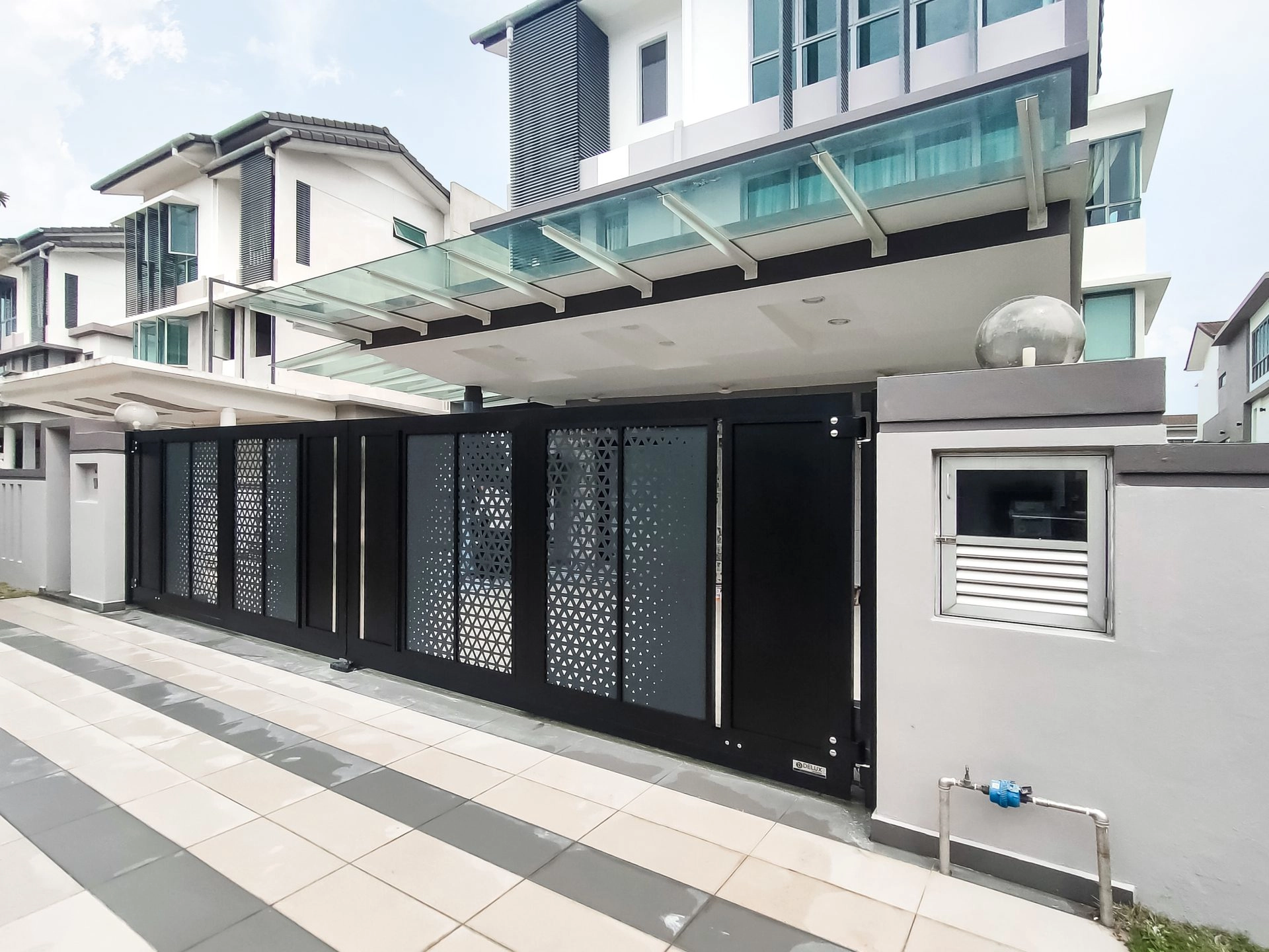 Trackless folding gate Trackless autogate Folding gate Malaysia Aluminium gate Malaysia Delux autogate Unigate Autogate Malaysia Unigate Malaysia Trackless gate Malaysia Aluminium gate supplier Malaysia Aluminium auto gate Autogate price Autogate system price Trackless autogate malaysia price Autogate malaysia price Aluminium gate suppliers Stellar 101