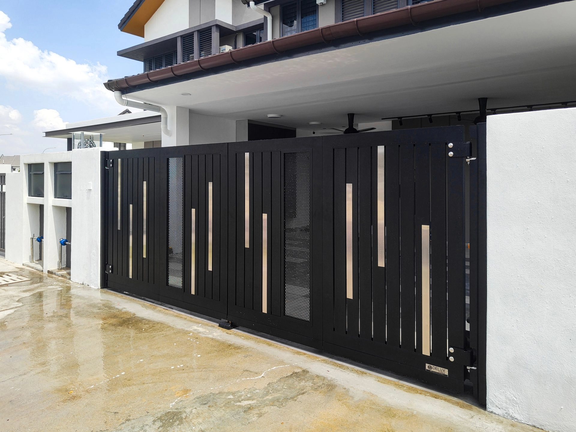 Trackless folding gate Trackless autogate Folding gate Malaysia Aluminium gate Malaysia Delux autogate Unigate Autogate Malaysia Unigate Malaysia Trackless gate Malaysia Aluminium gate supplier Malaysia Aluminium auto gate Autogate price Autogate system price Trackless autogate malaysia price Autogate malaysia price Aluminium gate suppliers classline 302