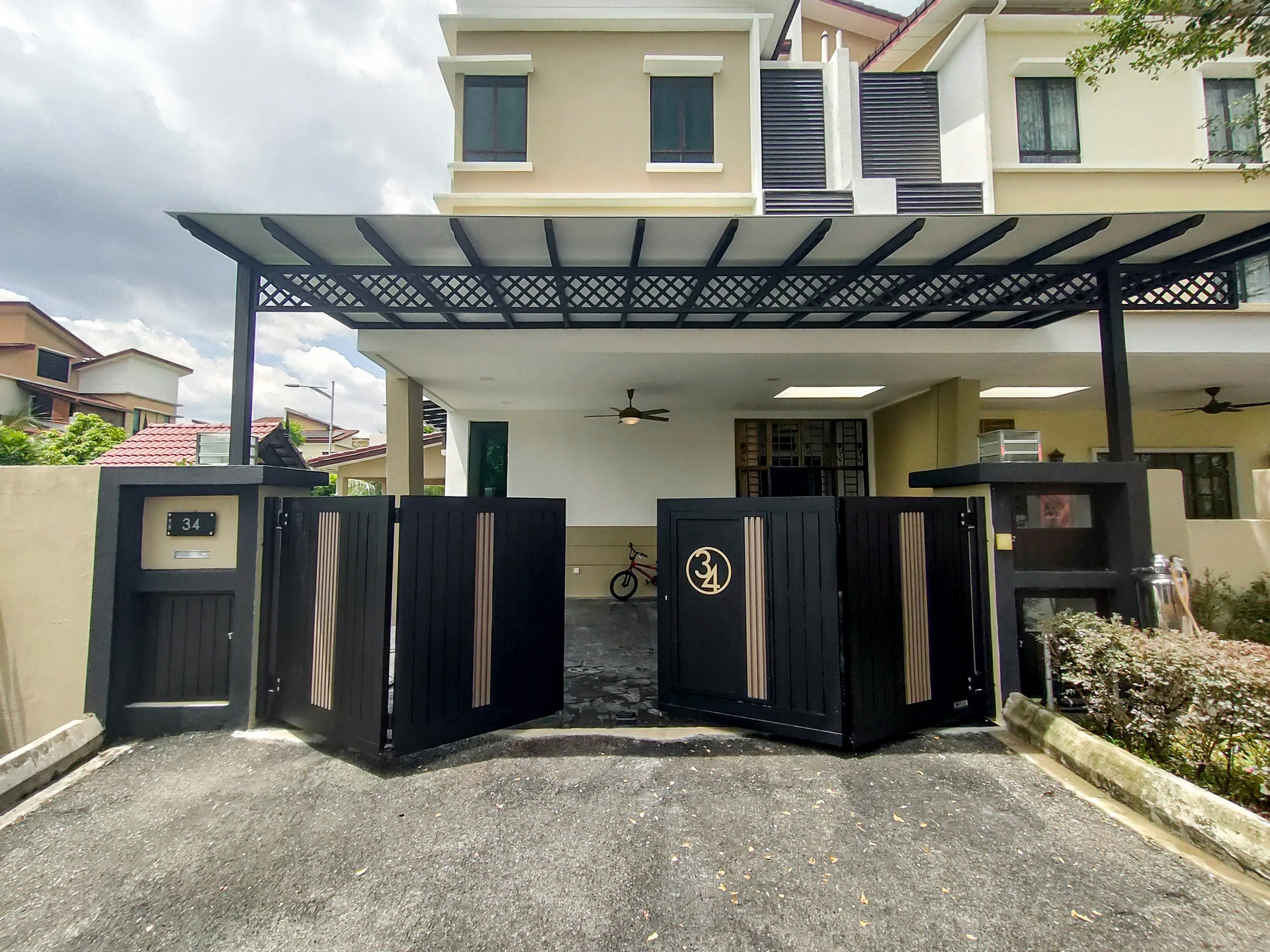 Trackless folding gate Trackless autogate Folding gate Malaysia Aluminium gate Malaysia Delux autogate Unigate Autogate Malaysia Unigate Malaysia Trackless gate Malaysia Aluminium gate supplier Malaysia Aluminium auto gate Autogate price Autogate system price Trackless autogate malaysia price Autogate malaysia price Aluminium gate suppliers elite 3