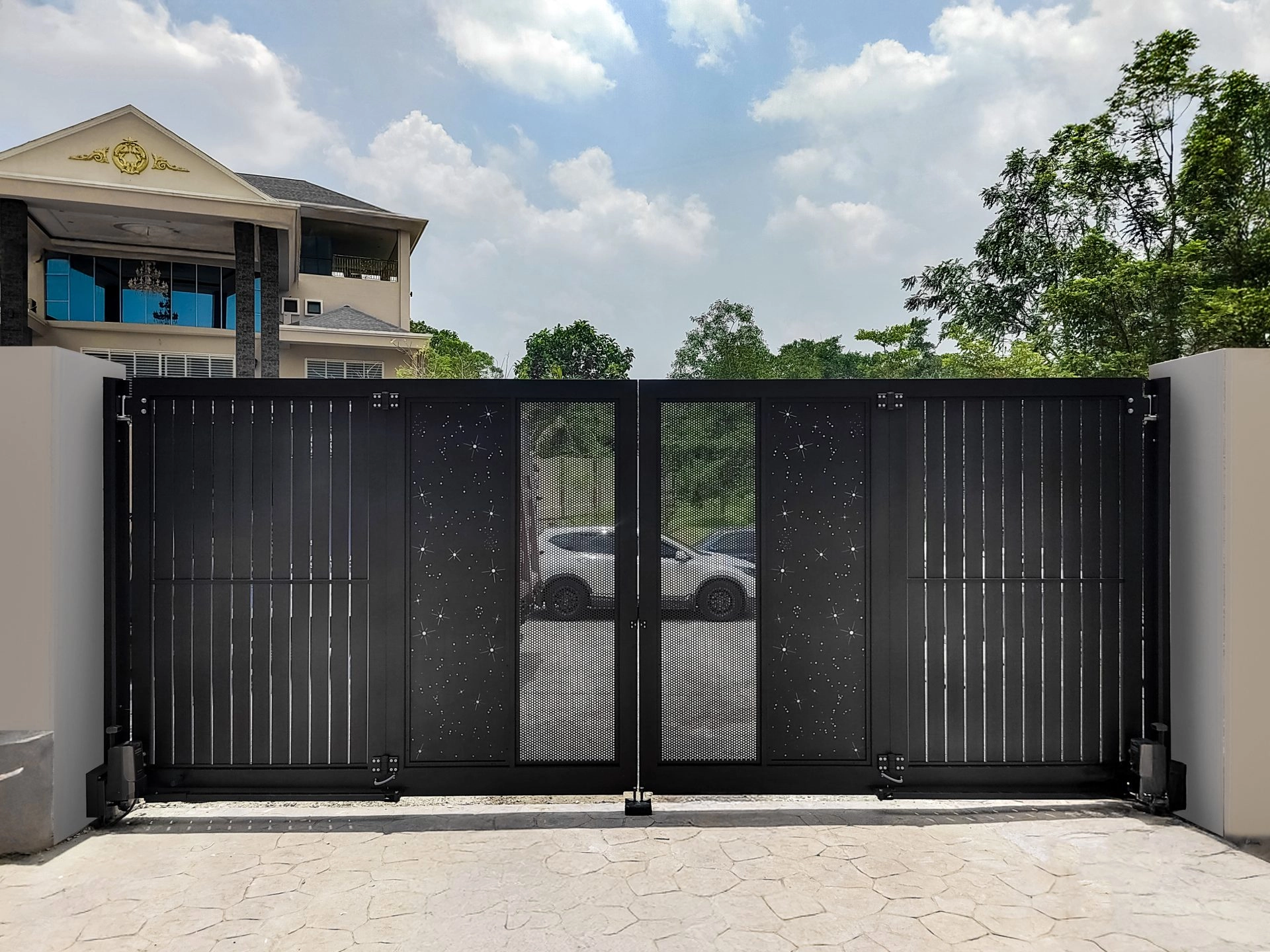 Trackless folding gate Trackless autogate Folding gate Malaysia Aluminium gate Malaysia Delux autogate Unigate Autogate Malaysia Unigate Malaysia Trackless gate Malaysia Aluminium gate supplier Malaysia Aluminium auto gate Autogate price Autogate system price Trackless autogate malaysia price Autogate malaysia price Aluminium gate suppliers starry